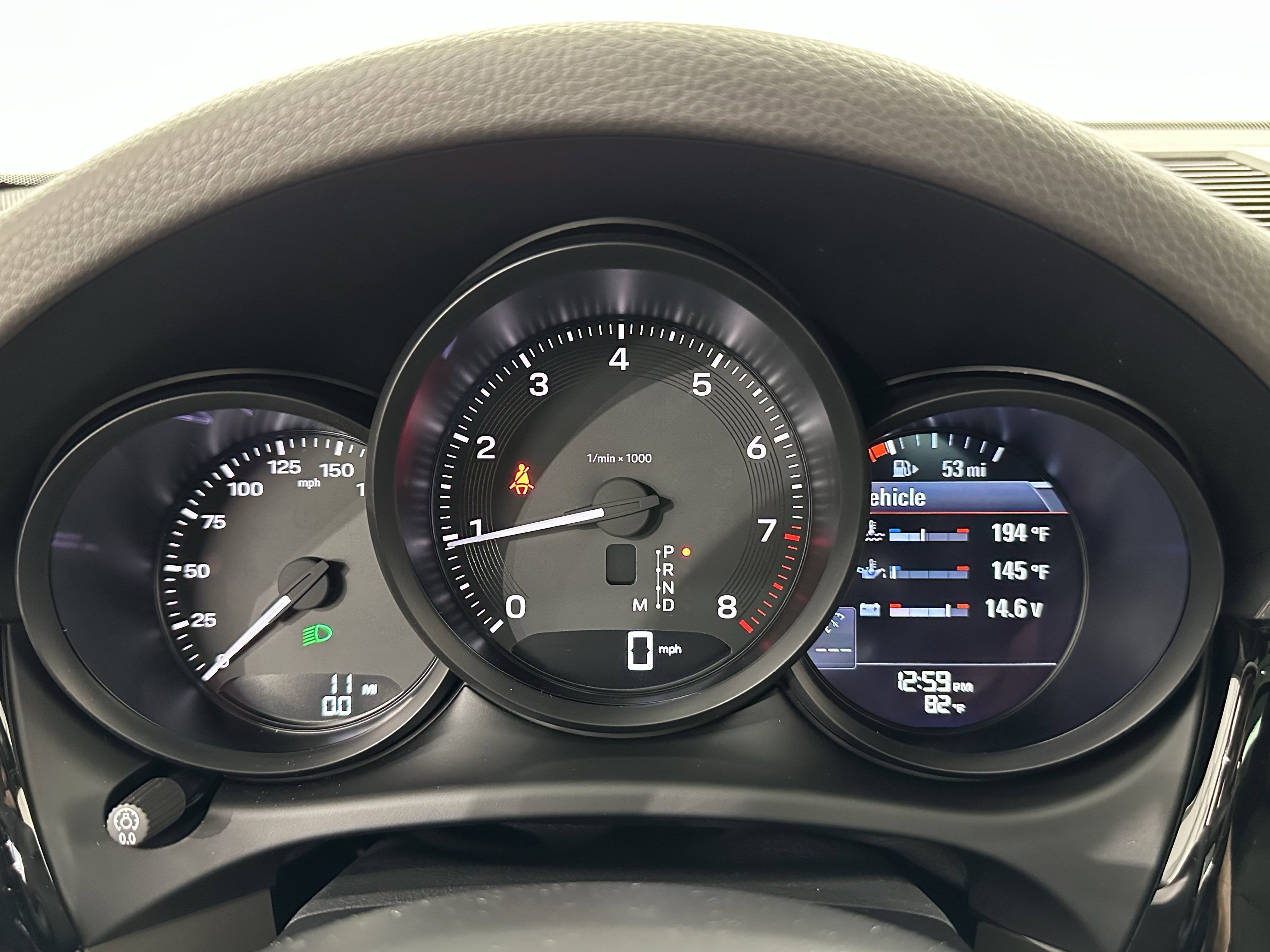 2025 Porsche Macan Base