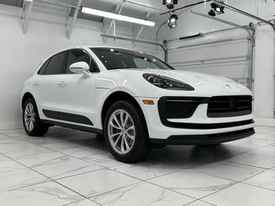 2025 Porsche Macan Base