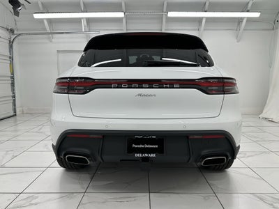 2025 Porsche Macan Base