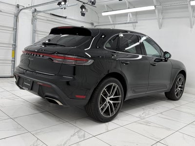 2025 Porsche Macan Base