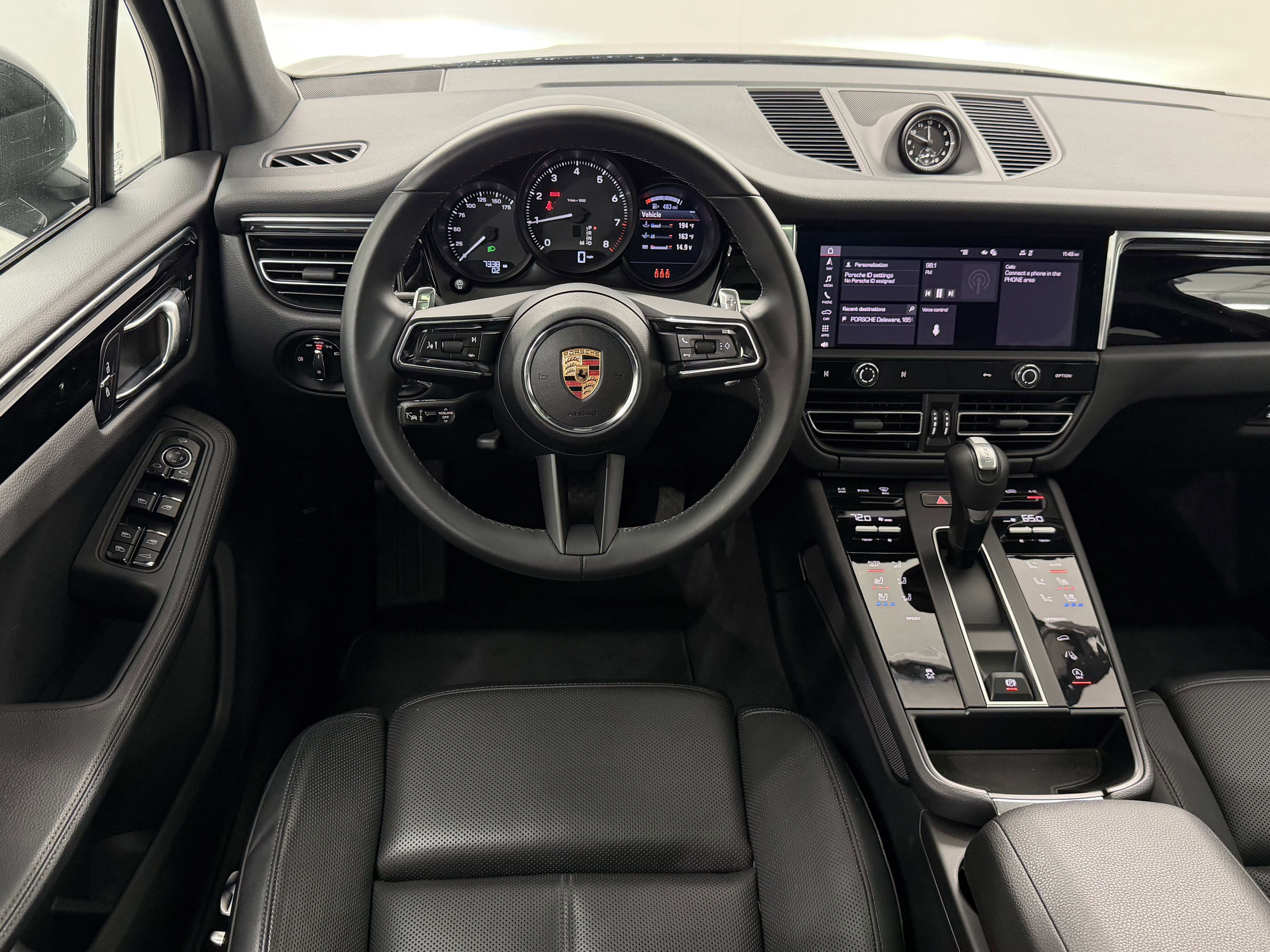 2025 Porsche Macan Base