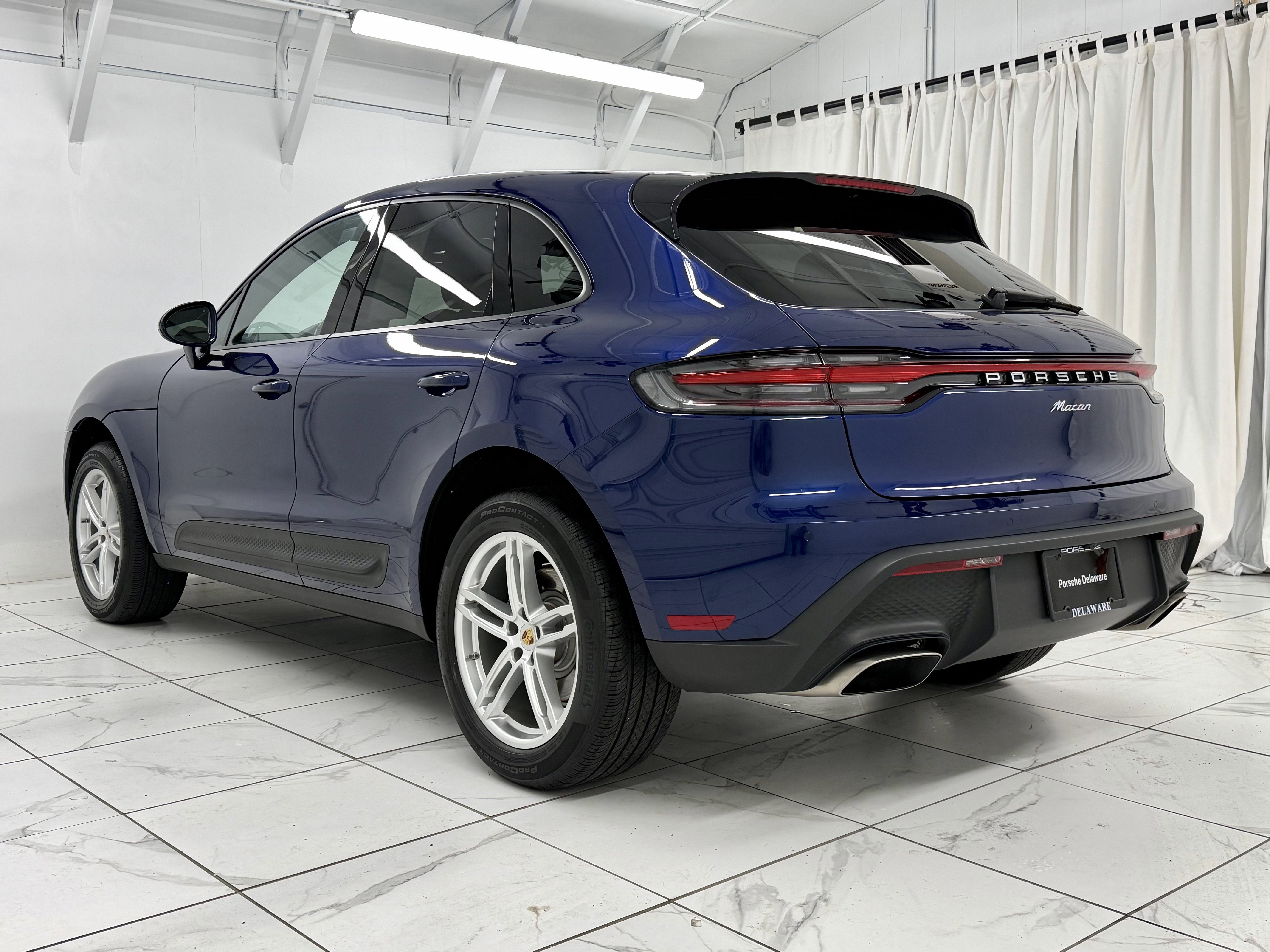 2025 Porsche Macan Base
