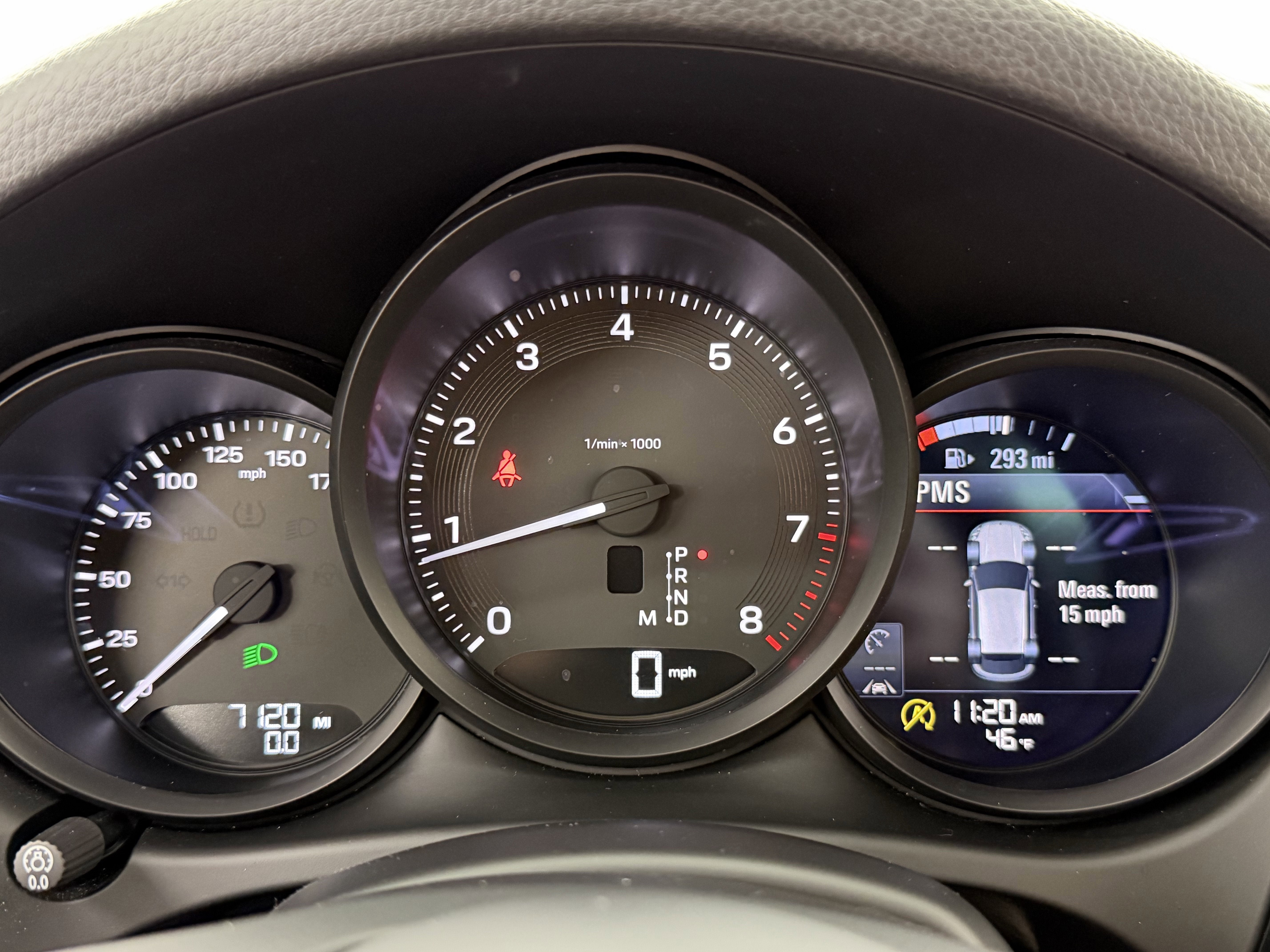 2025 Porsche Macan Base