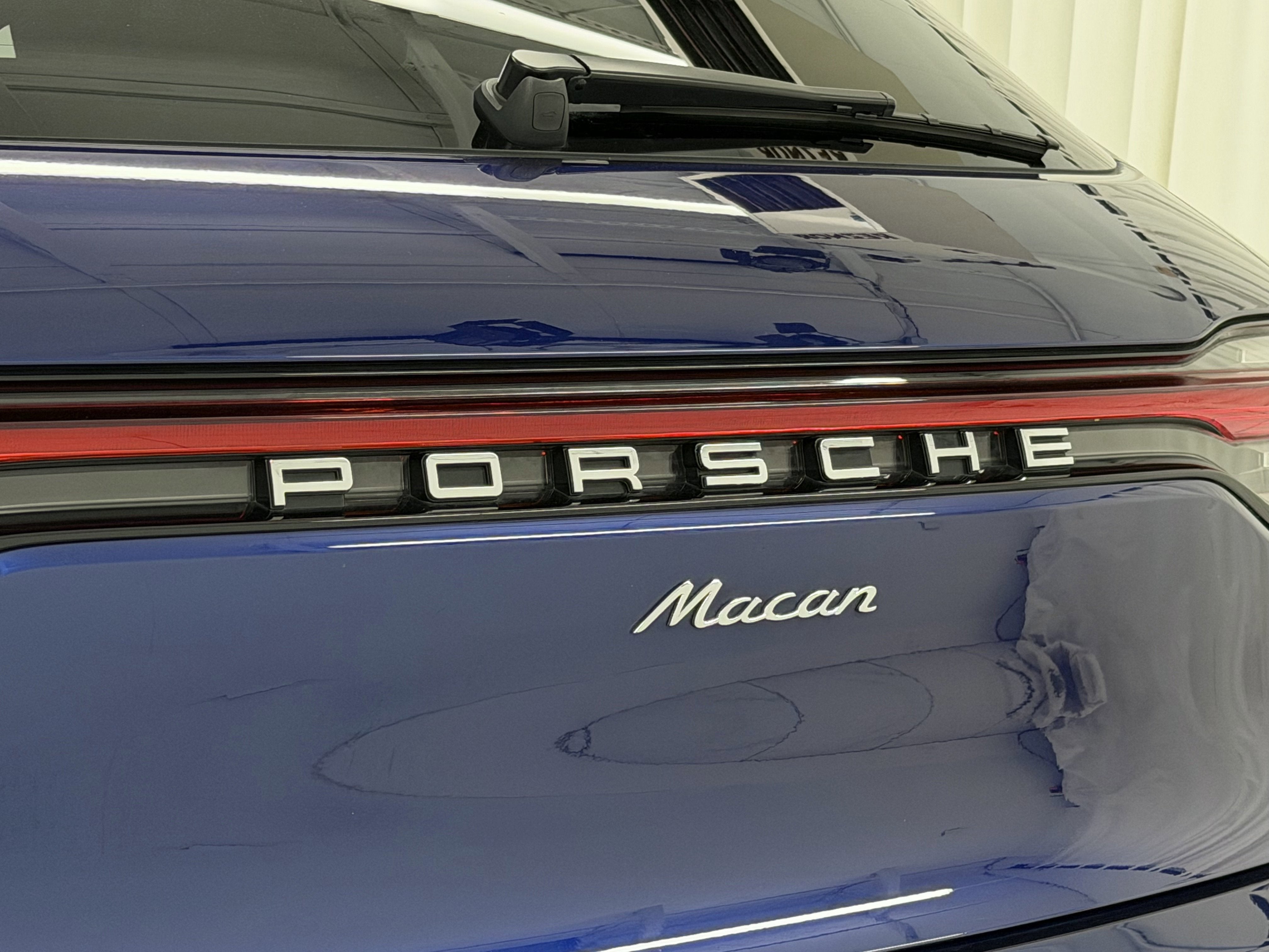 2025 Porsche Macan Base