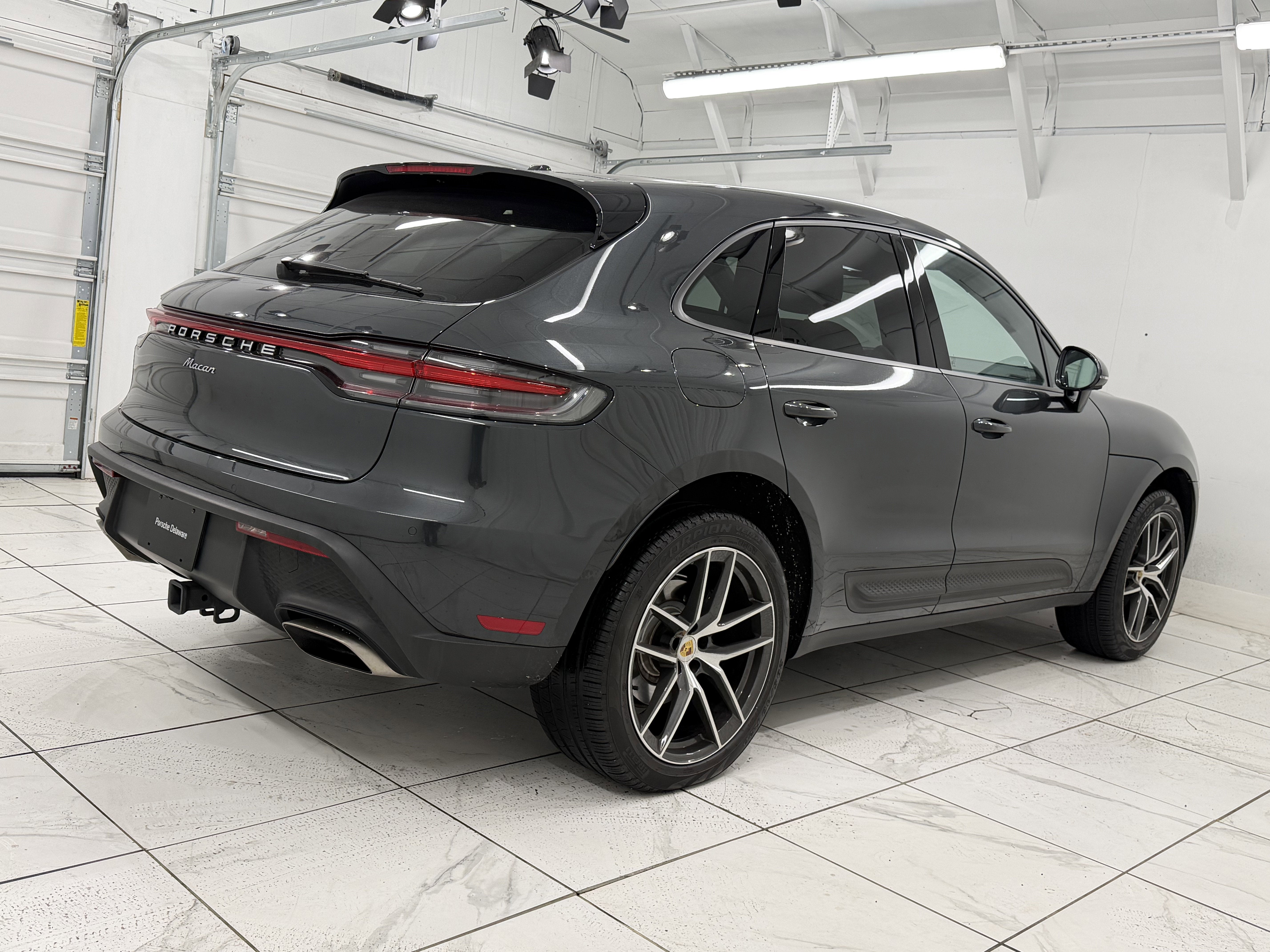 2025 Porsche Macan Base