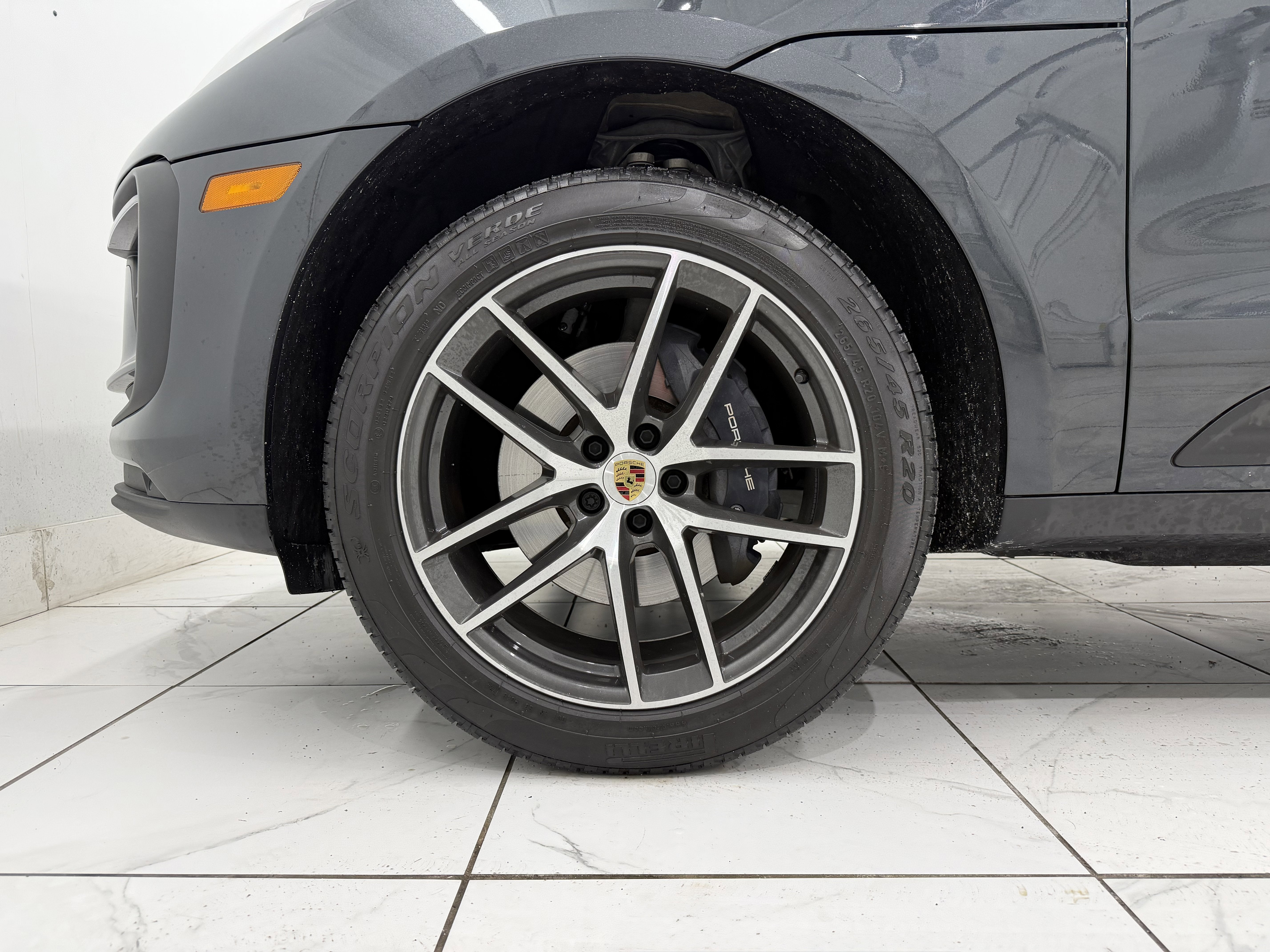 2025 Porsche Macan Base