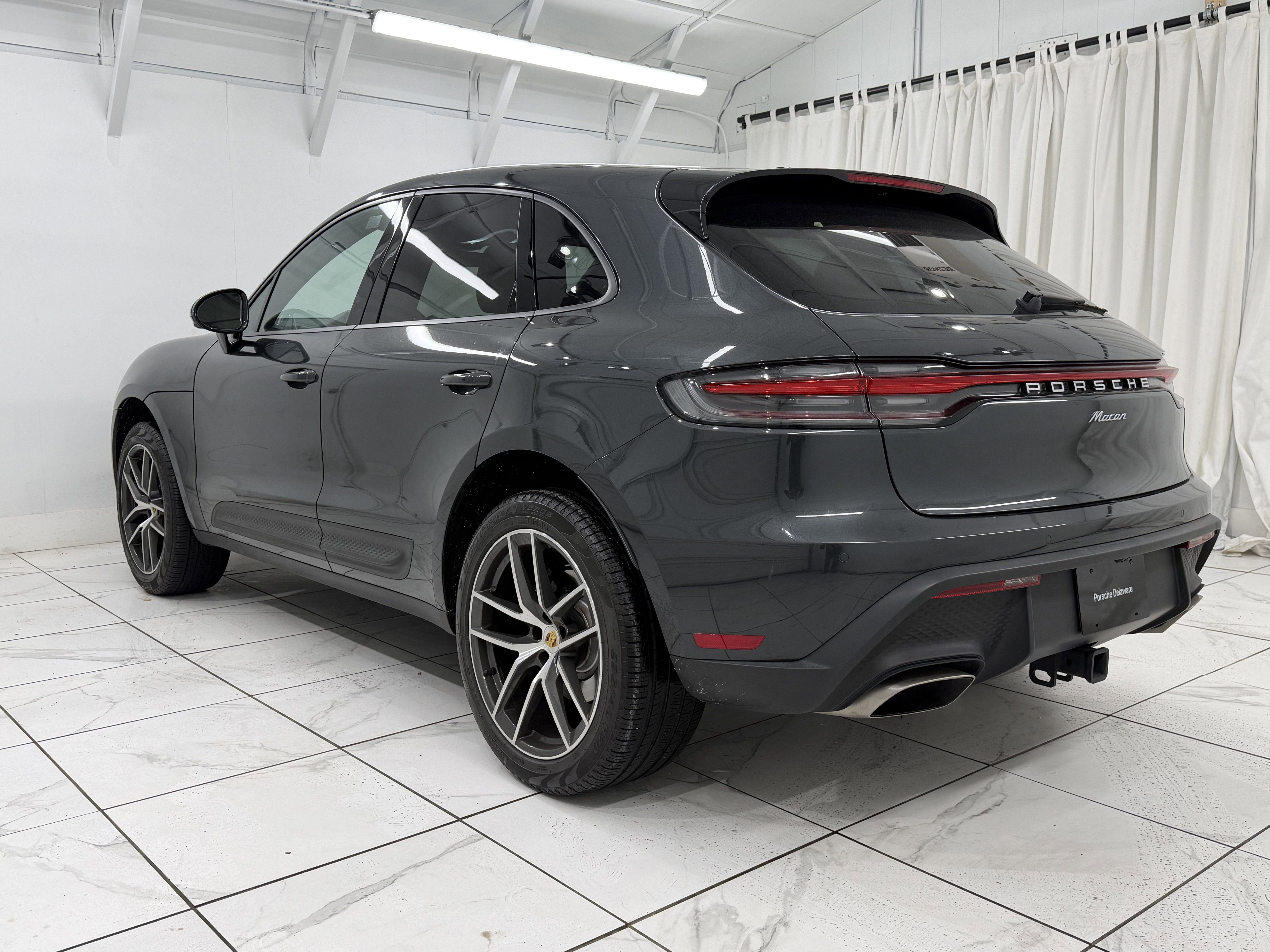 2025 Porsche Macan Base