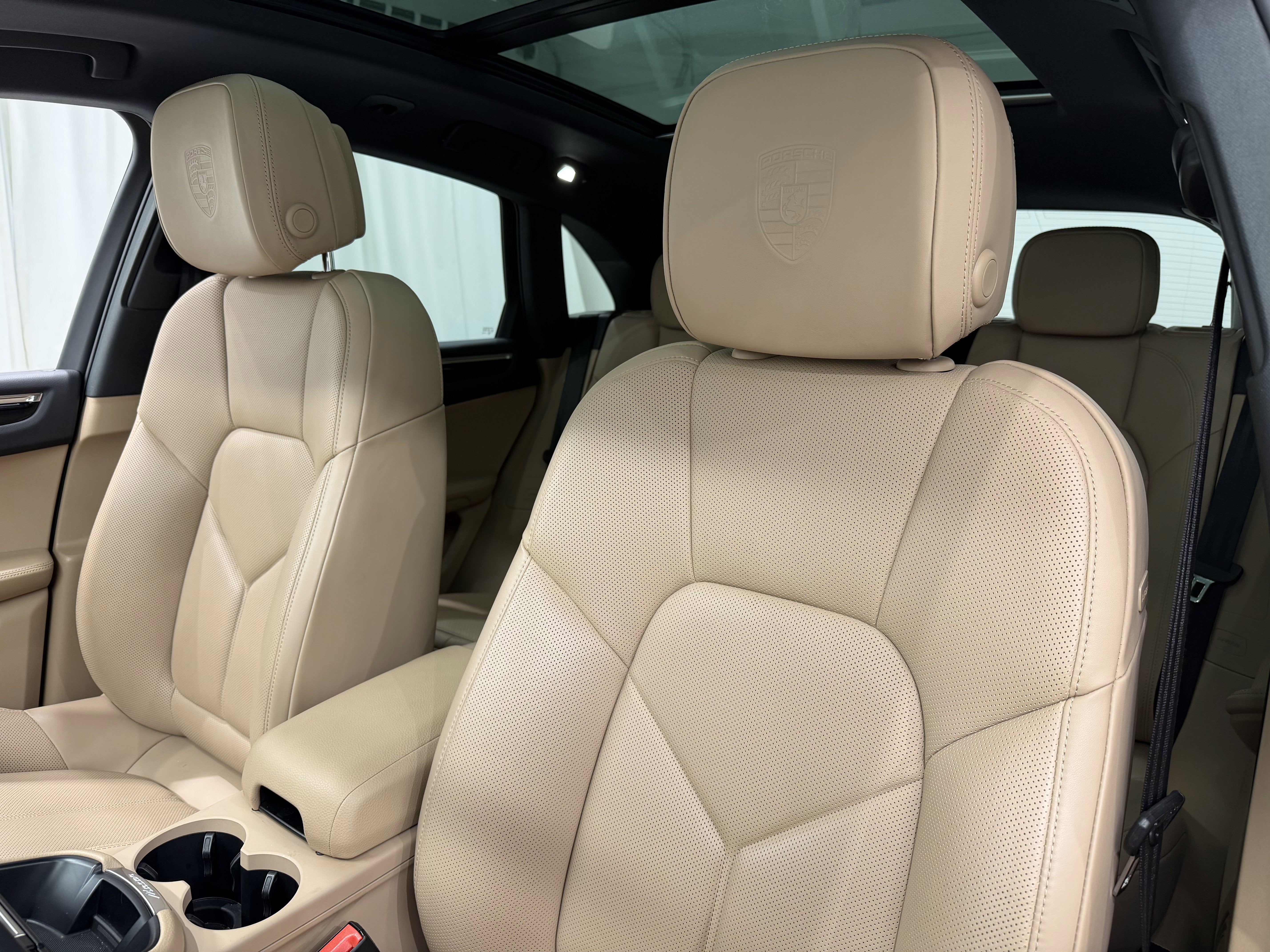 2025 Porsche Macan Base