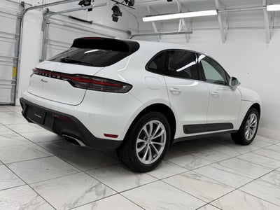 2025 Porsche Macan Base