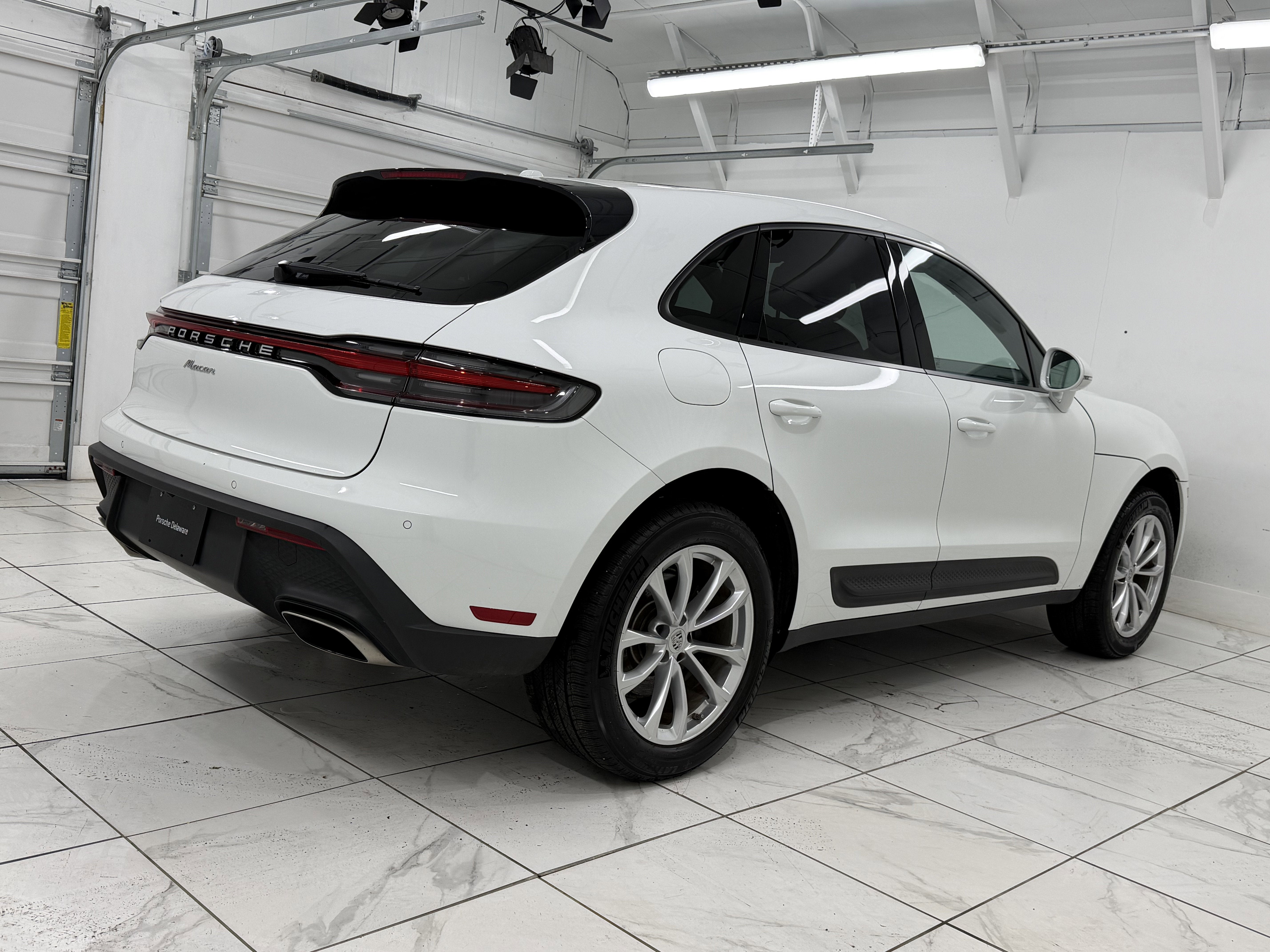2025 Porsche Macan Base