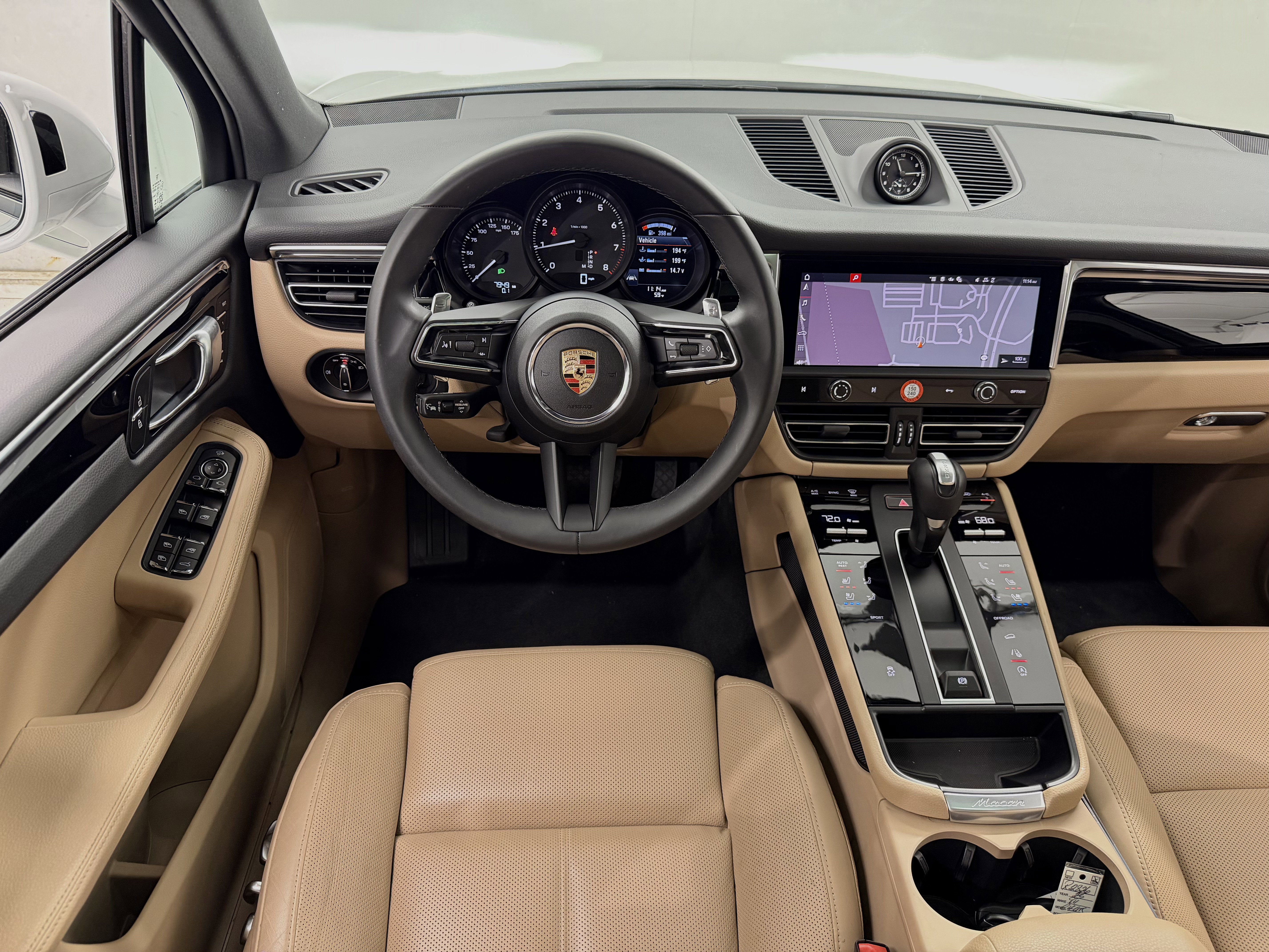 2025 Porsche Macan Base