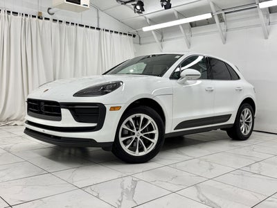 2025 Porsche Macan Base
