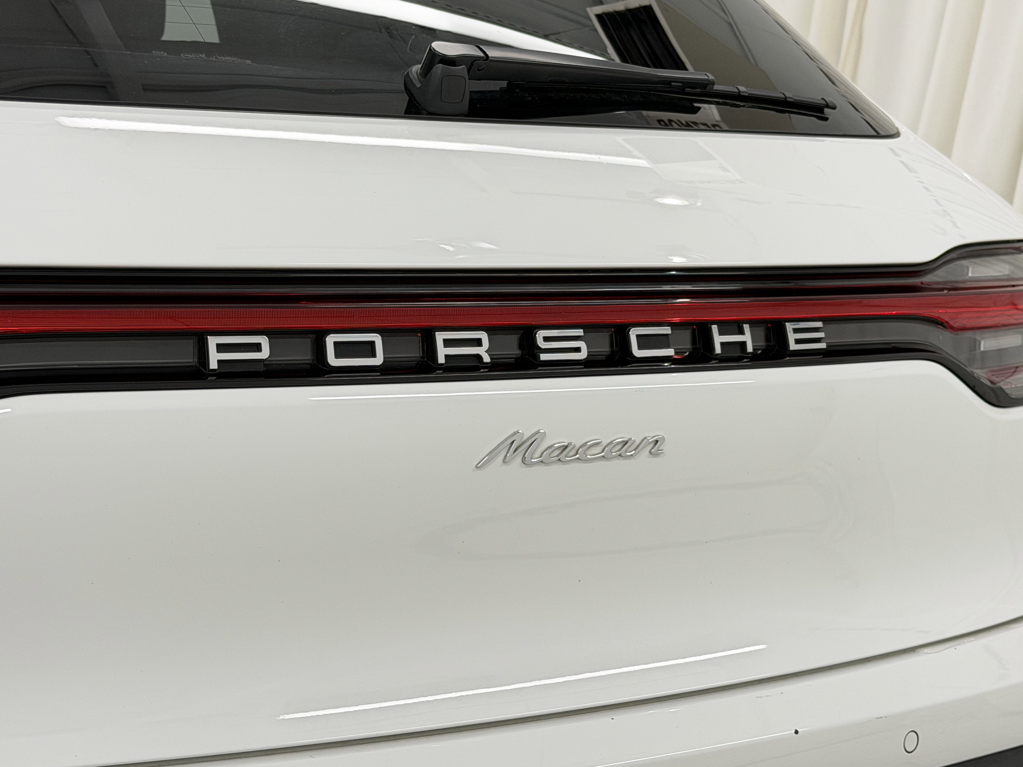 2025 Porsche Macan Base