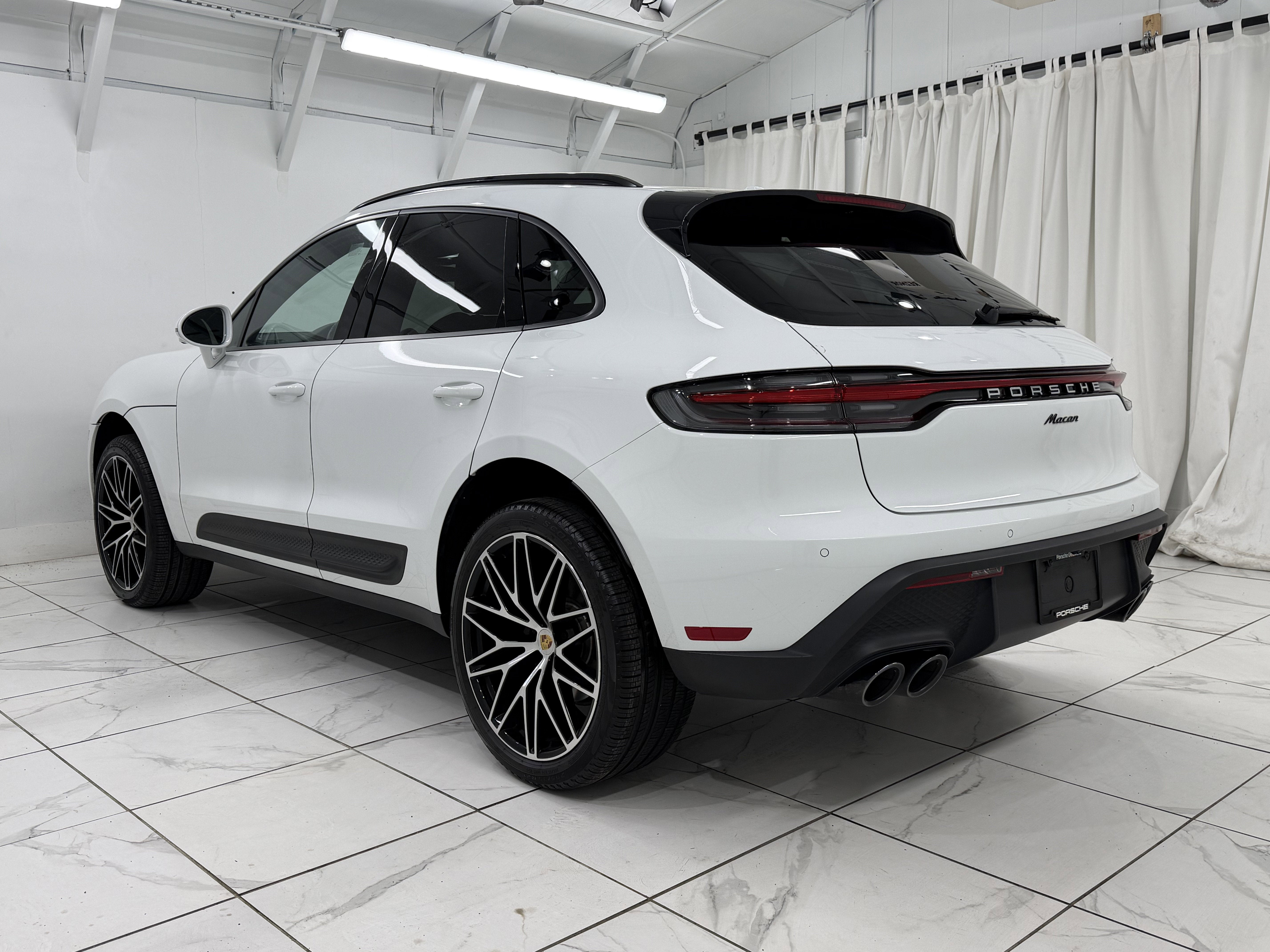 2026 Porsche Macan Base
