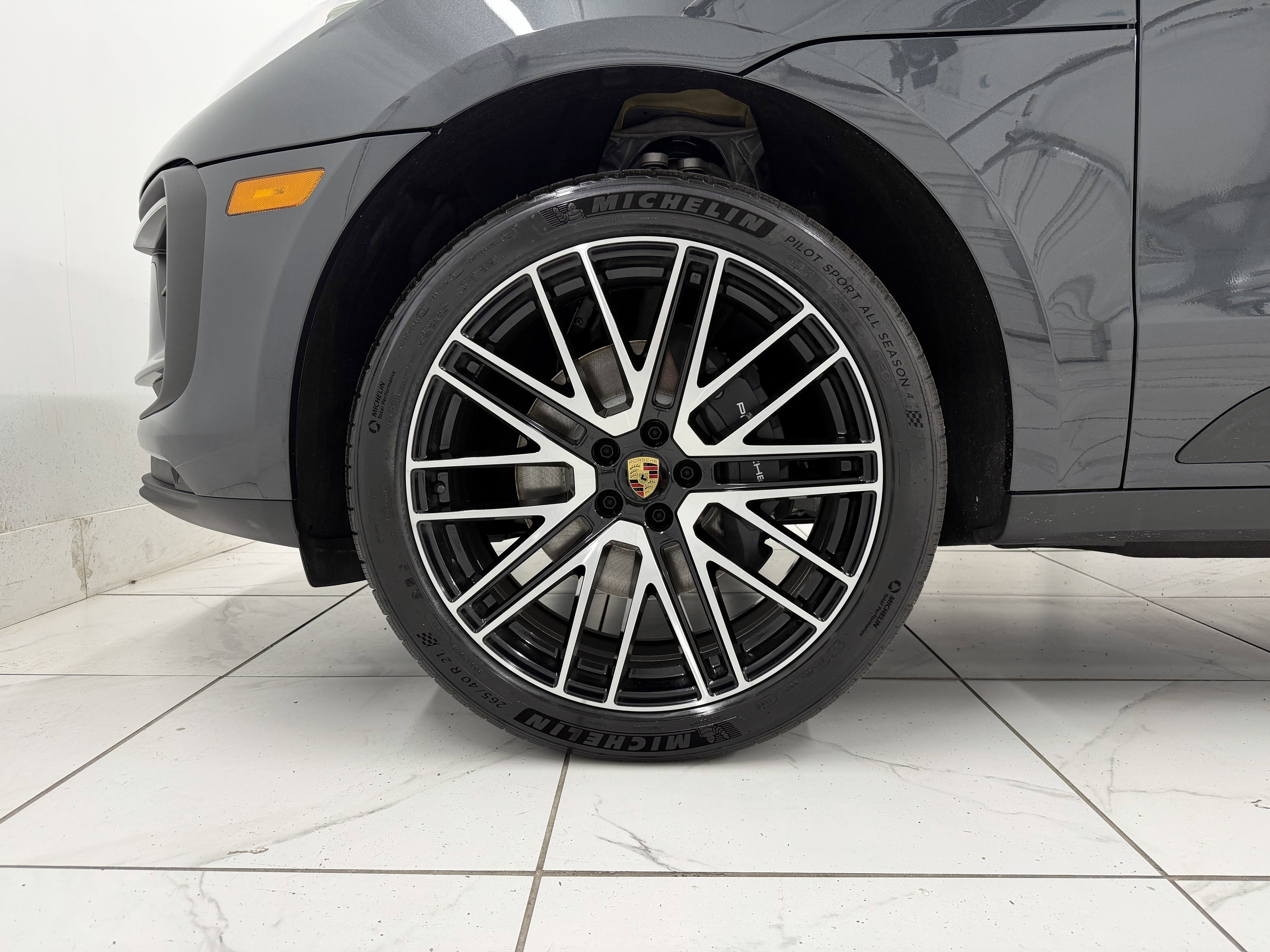 2026 Porsche Macan Base