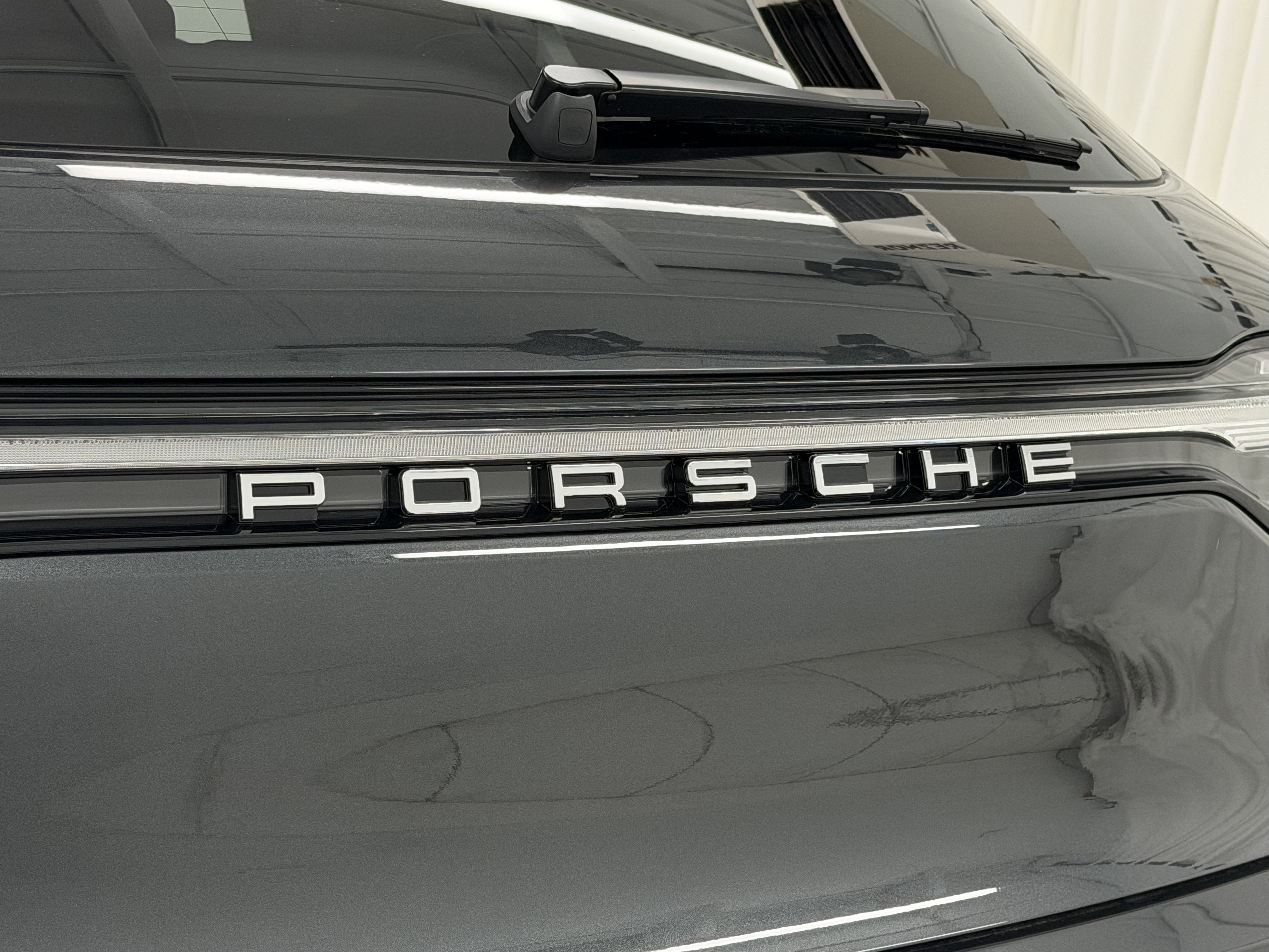 2026 Porsche Macan Base