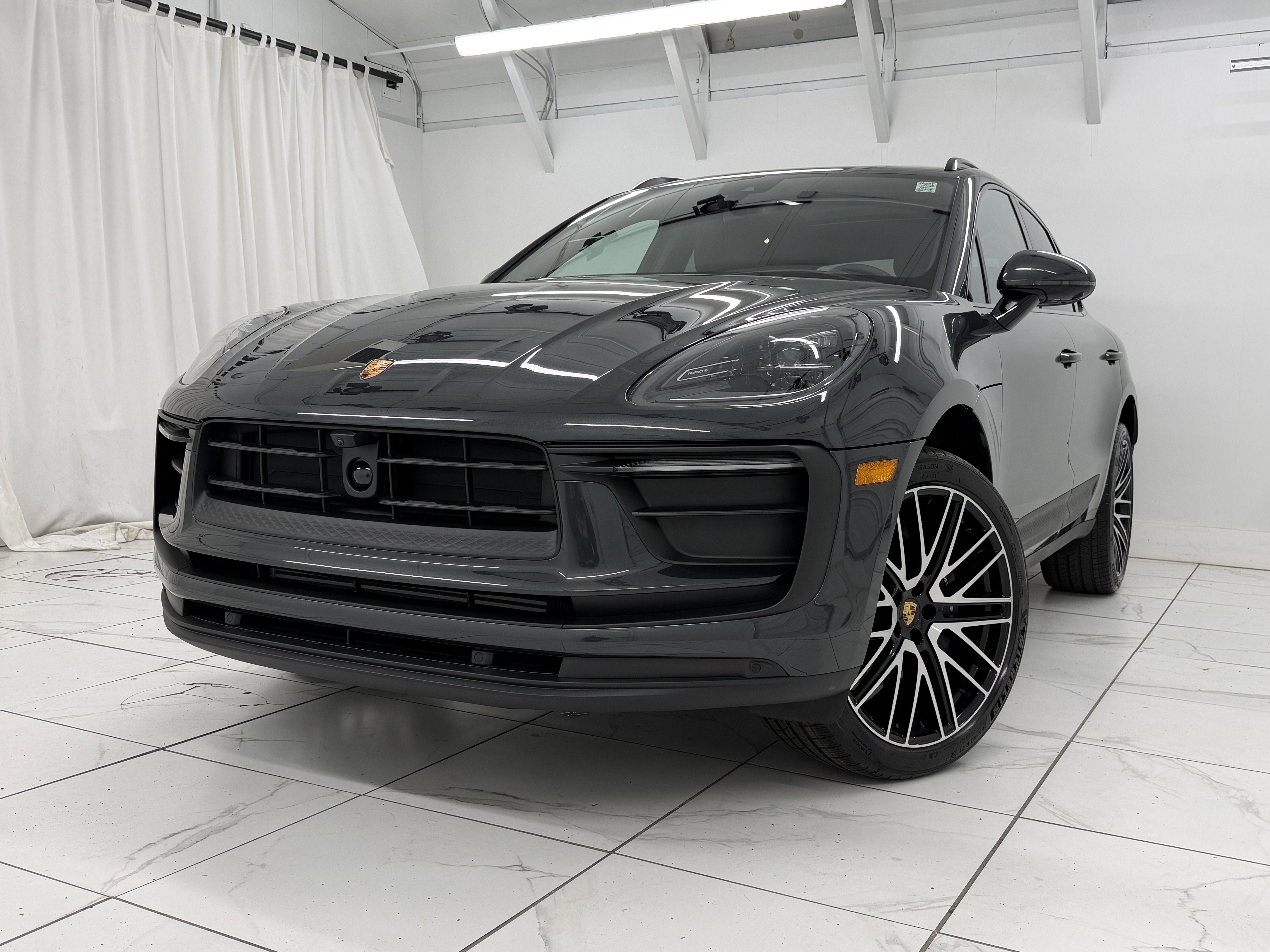 2026 Porsche Macan Base