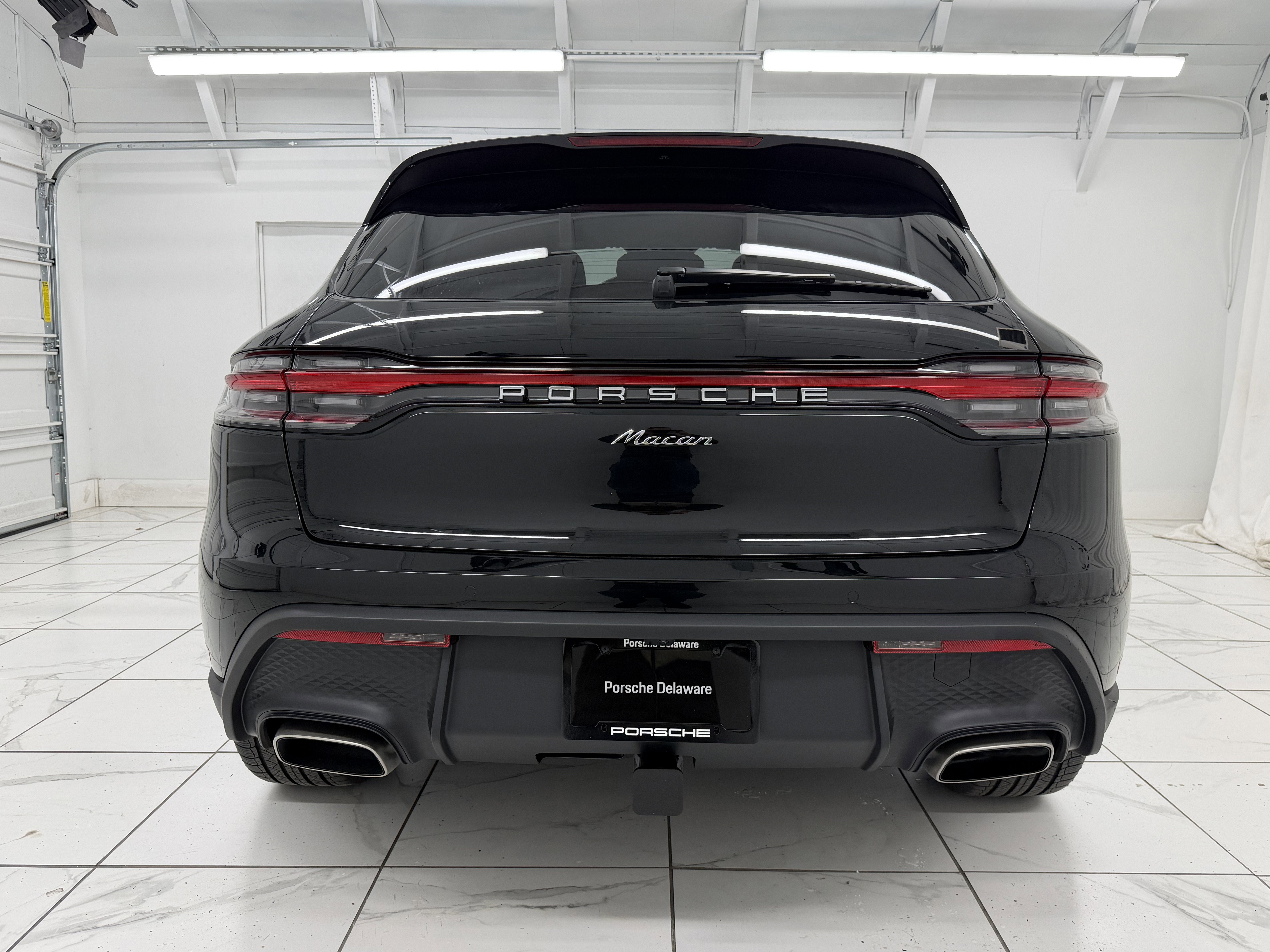 2026 Porsche Macan Base