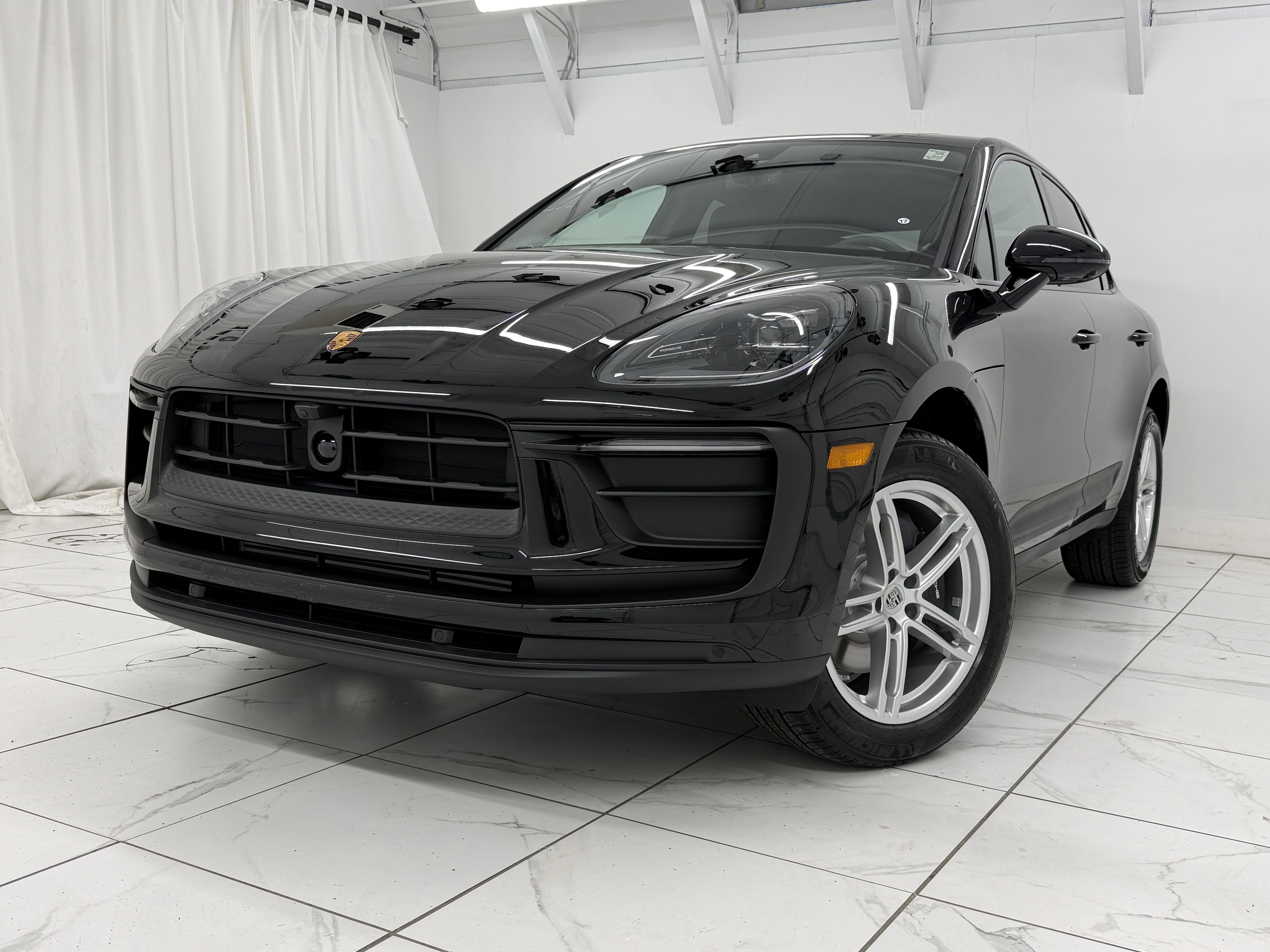 2026 Porsche Macan Base