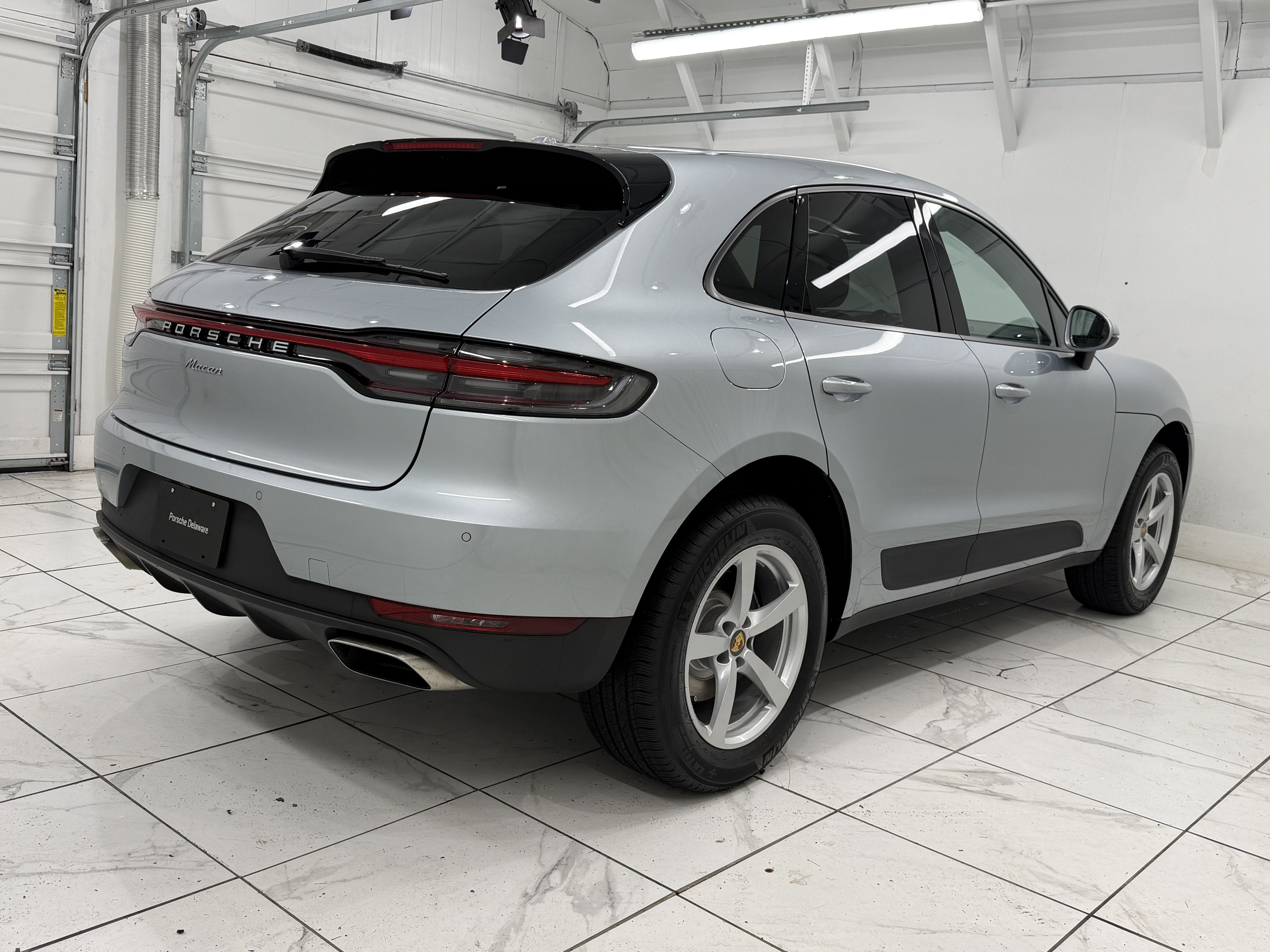 2021 Porsche Macan AWD