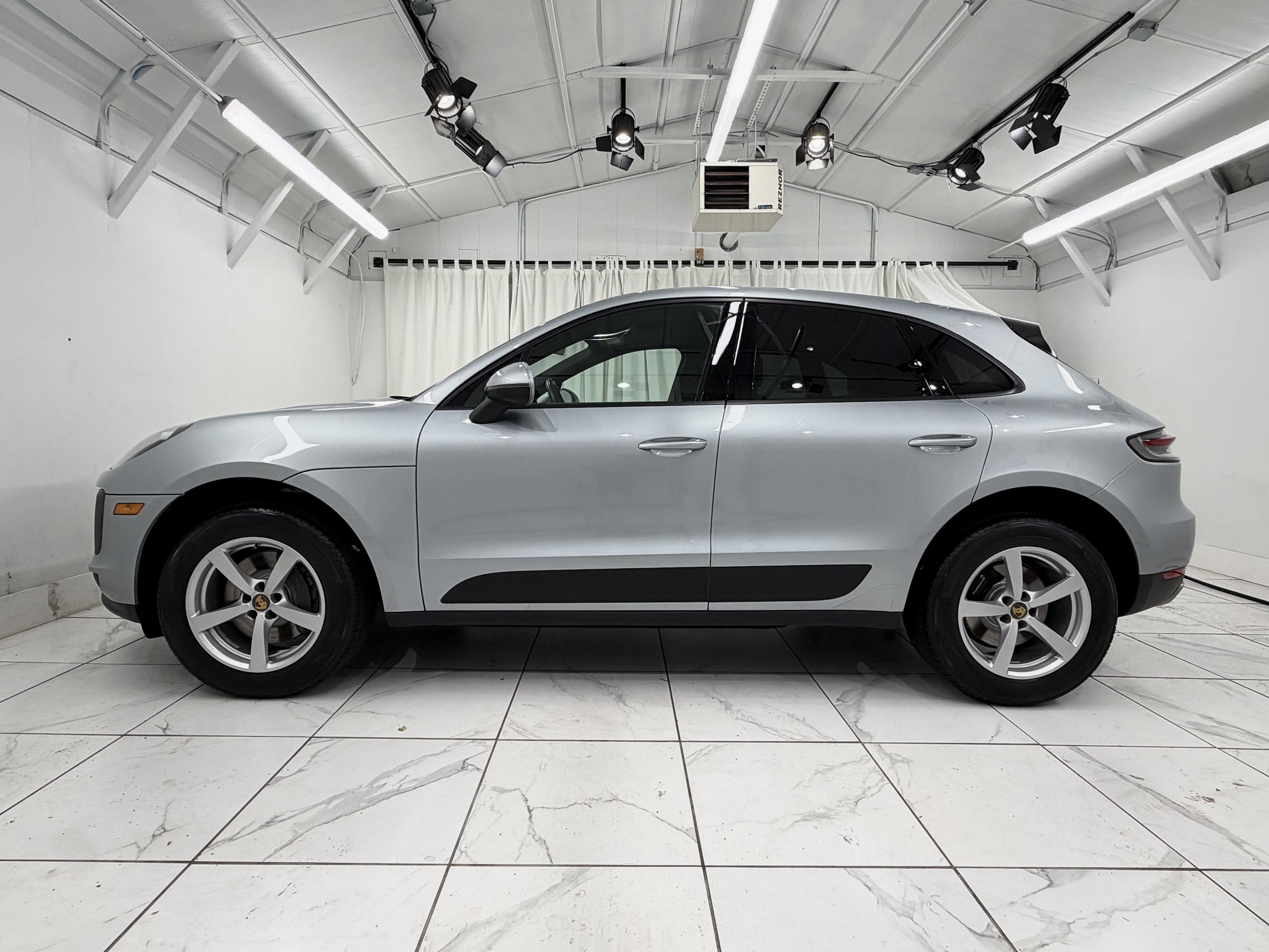 2021 Porsche Macan AWD