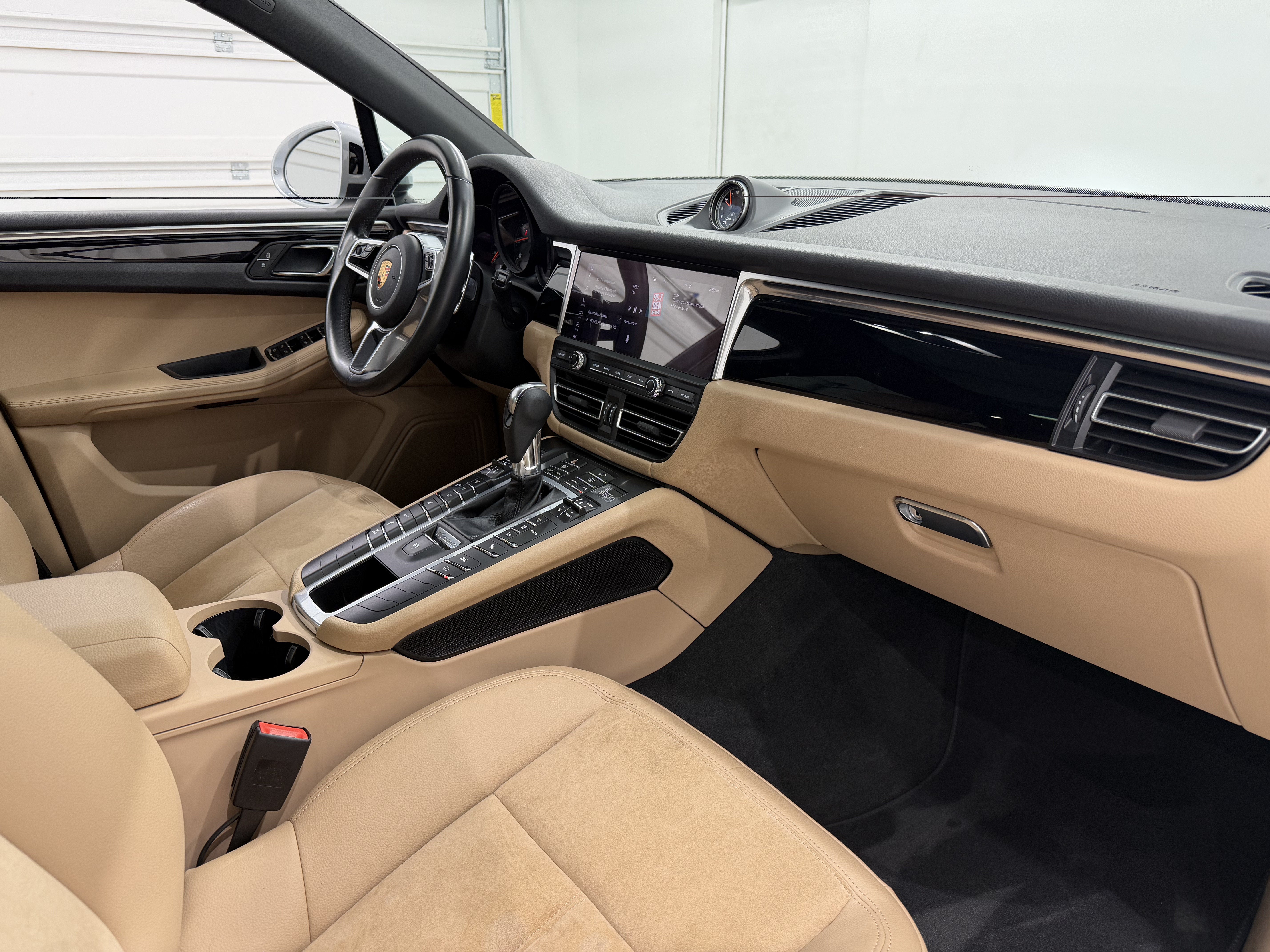 2021 Porsche Macan AWD