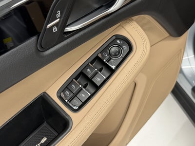2021 Porsche Macan AWD