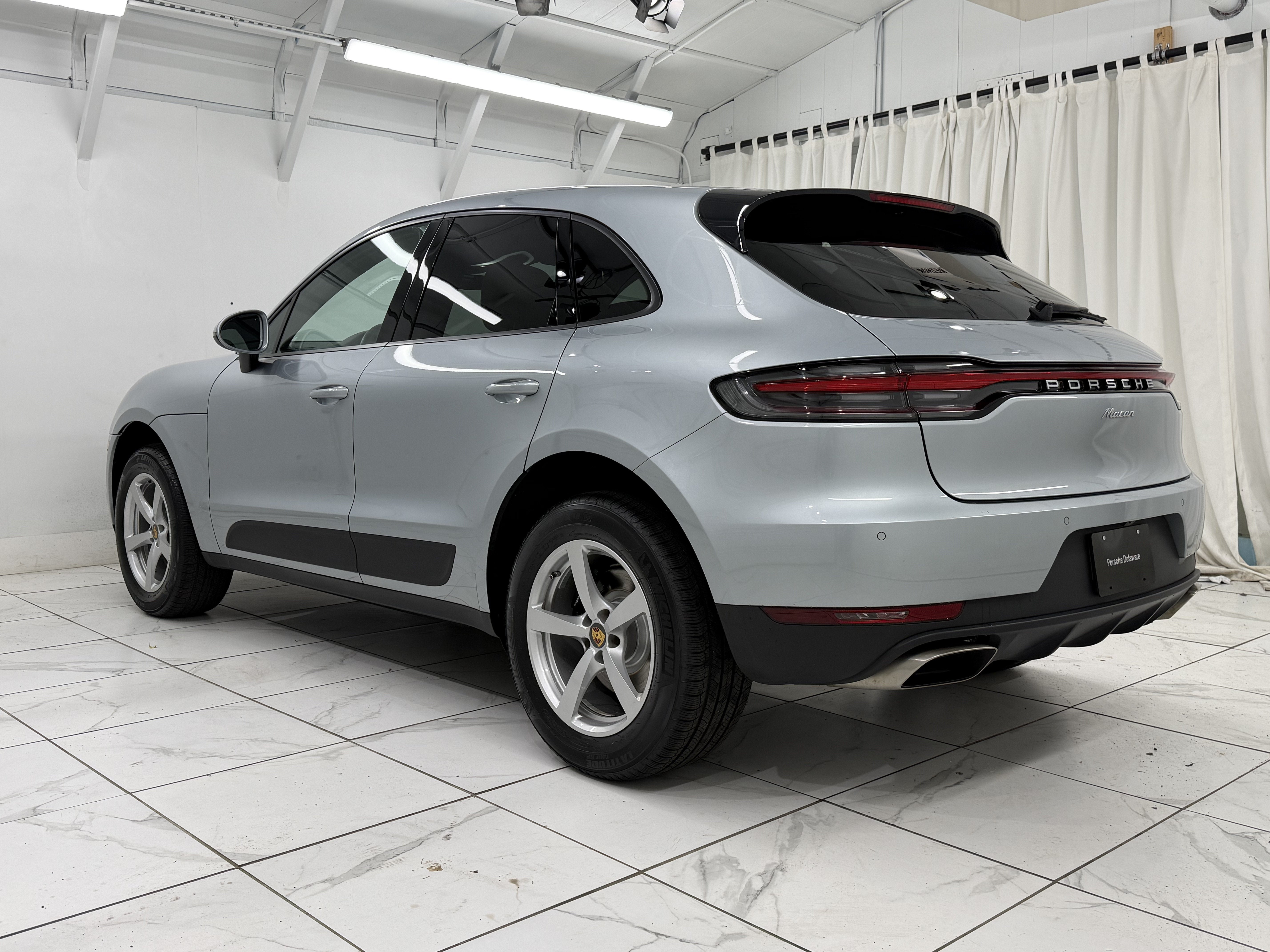 2021 Porsche Macan AWD