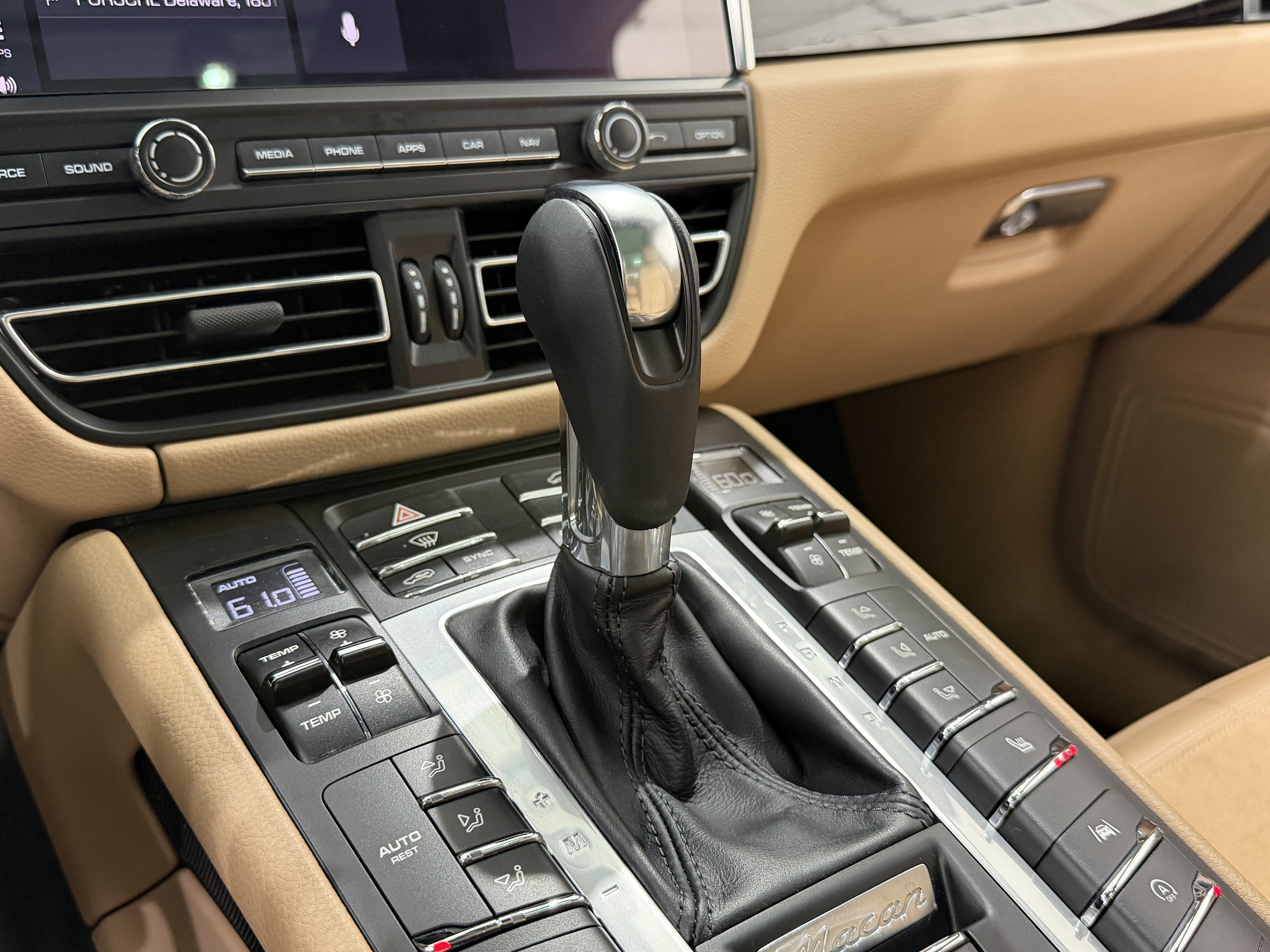 2021 Porsche Macan AWD