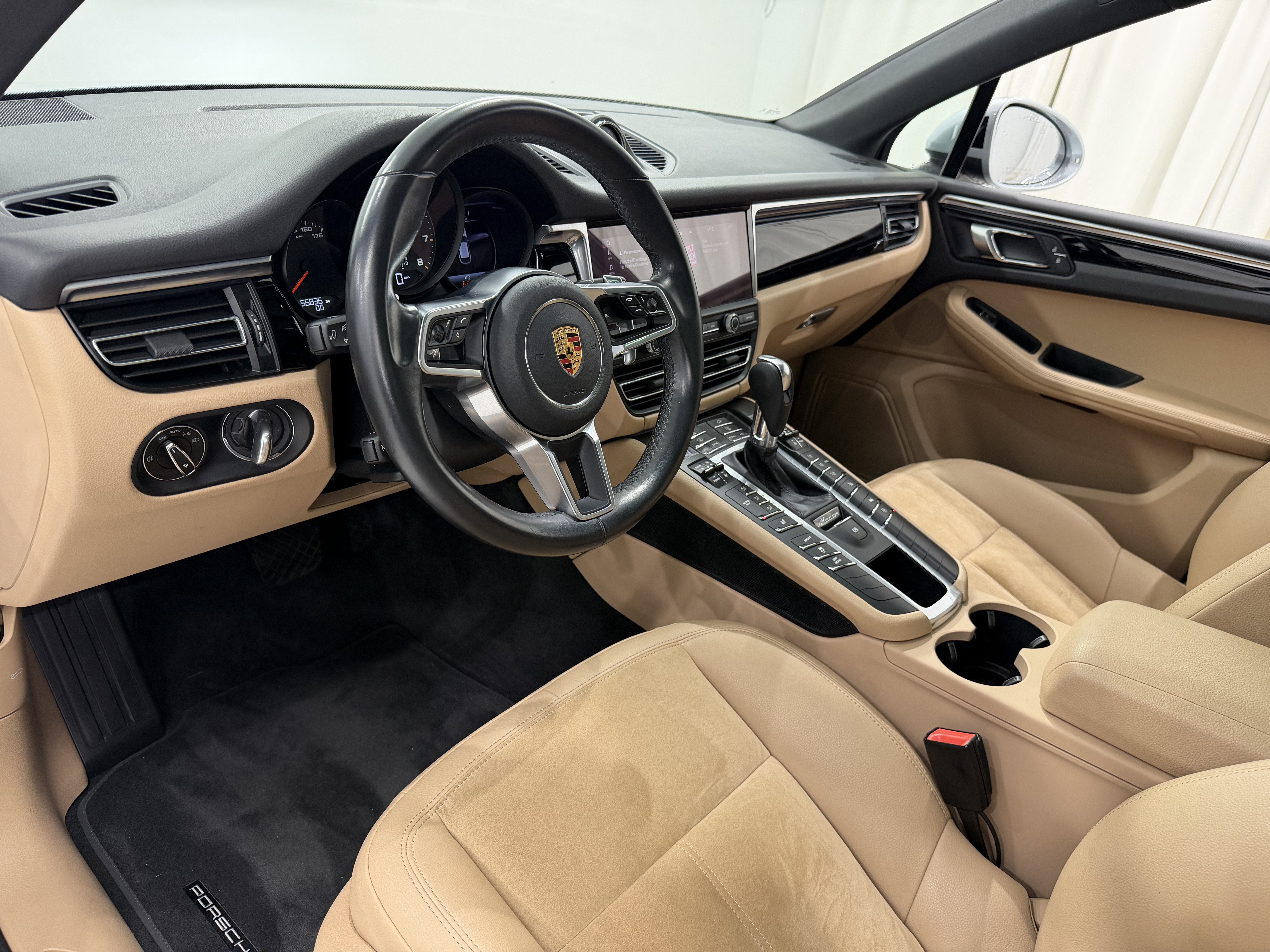 2021 Porsche Macan AWD