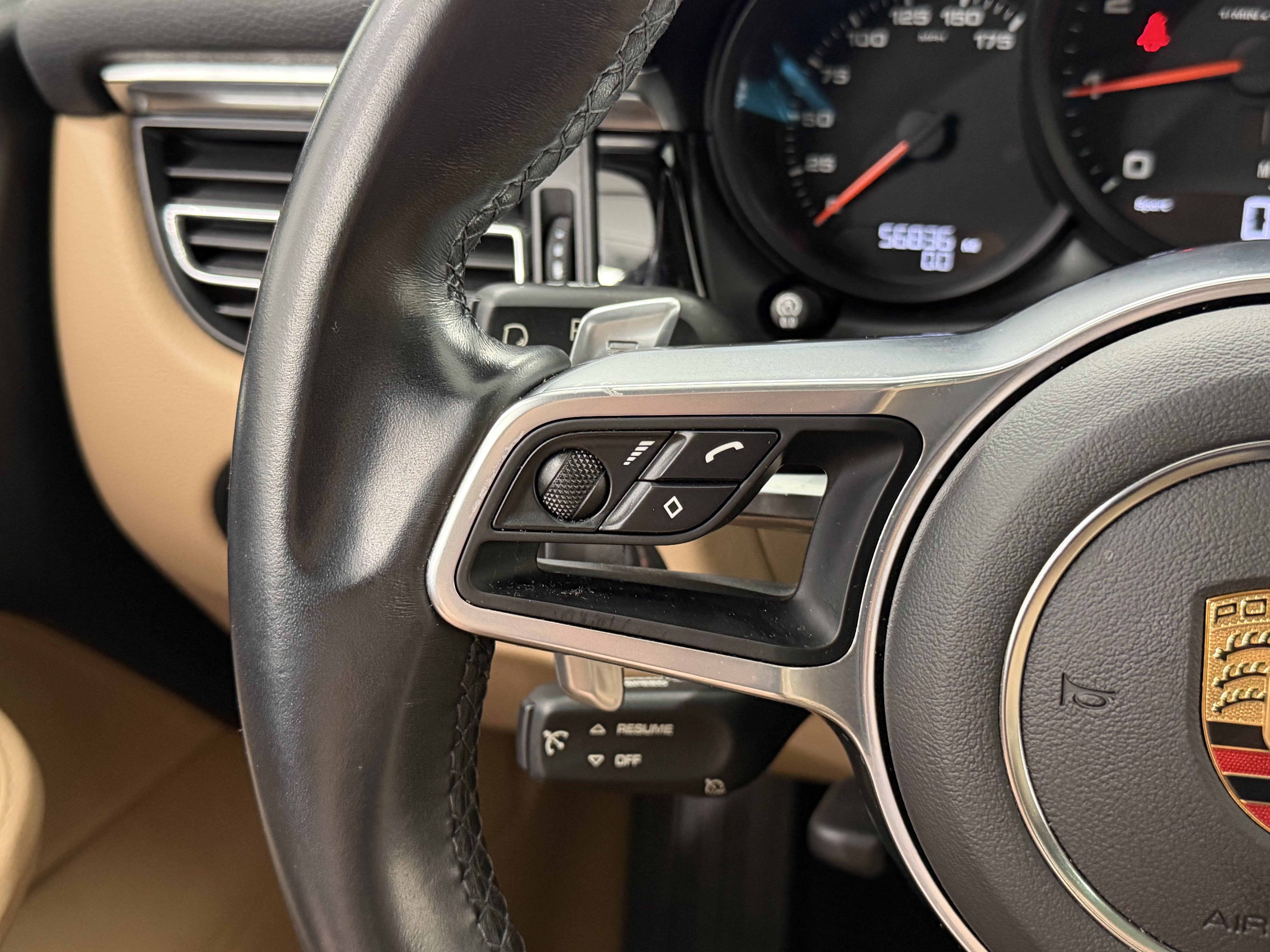 2021 Porsche Macan AWD