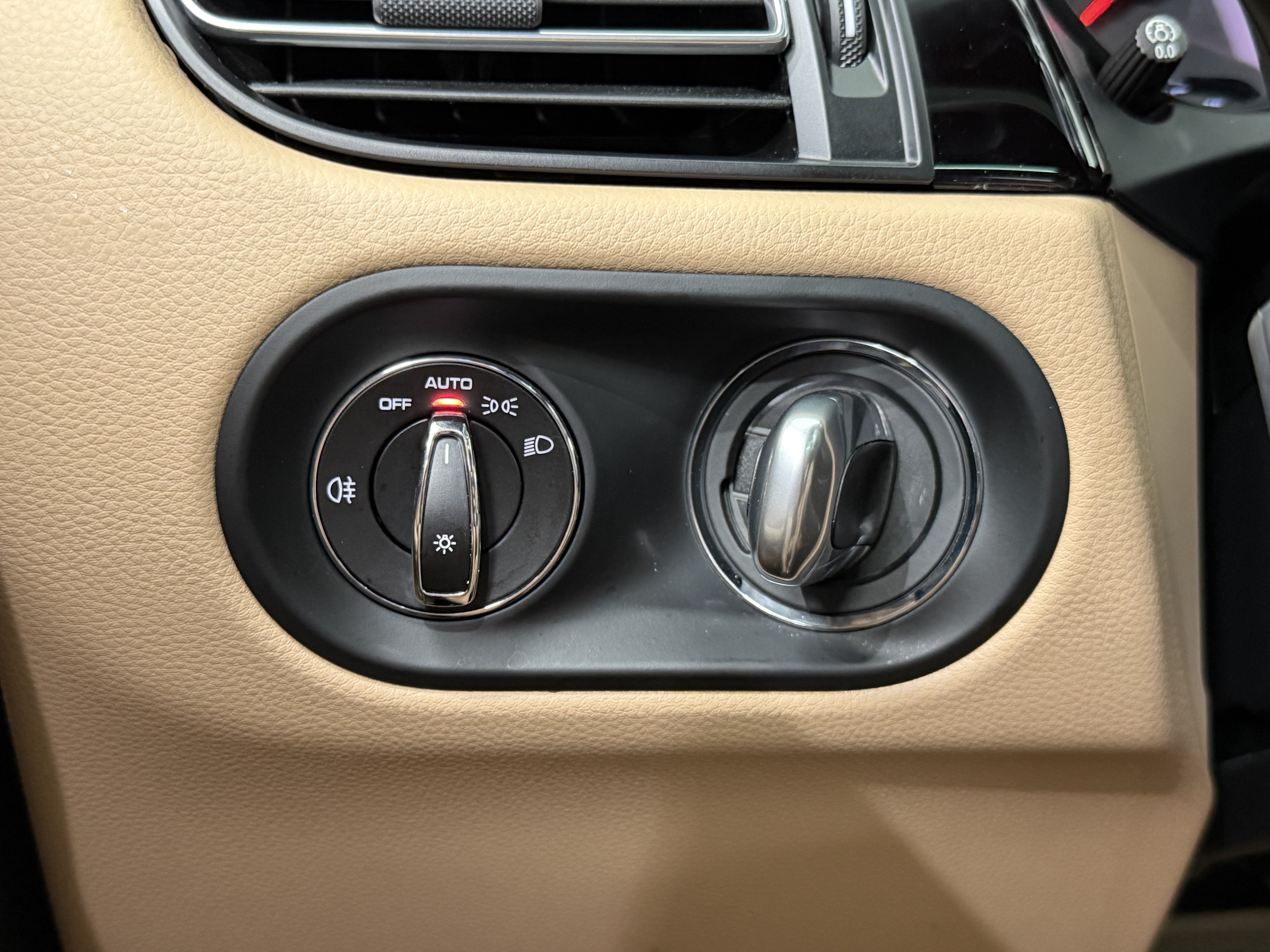2021 Porsche Macan AWD