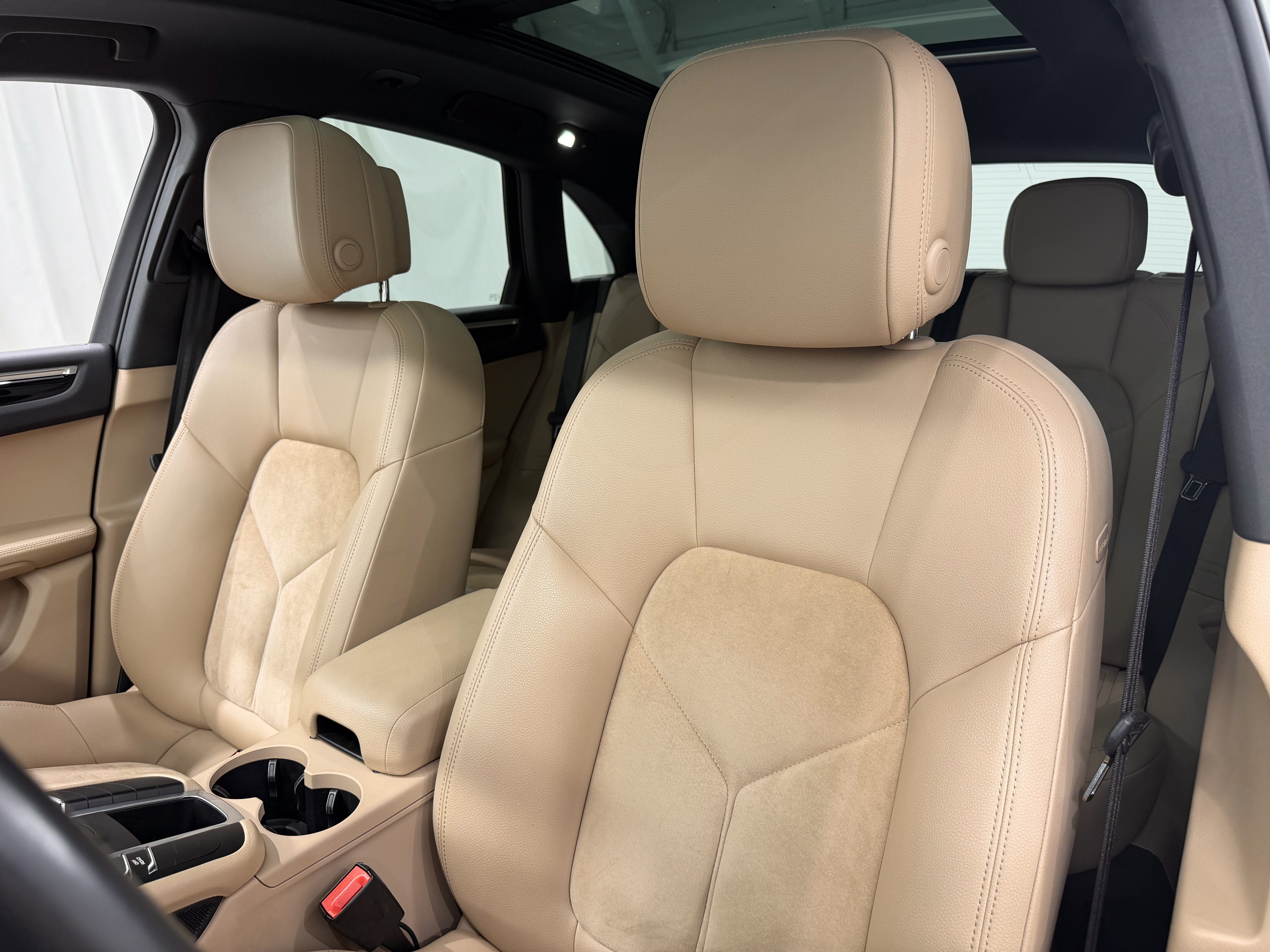2021 Porsche Macan AWD