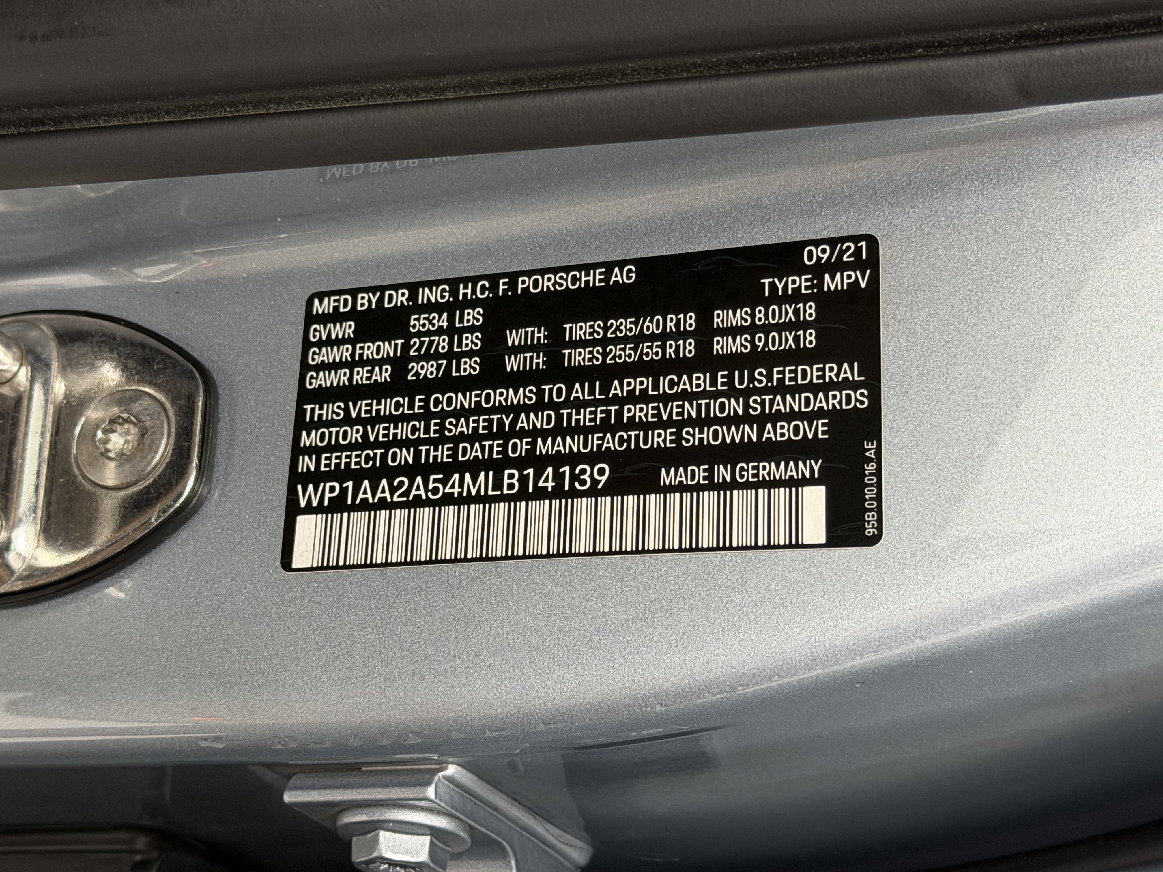 2021 Porsche Macan AWD