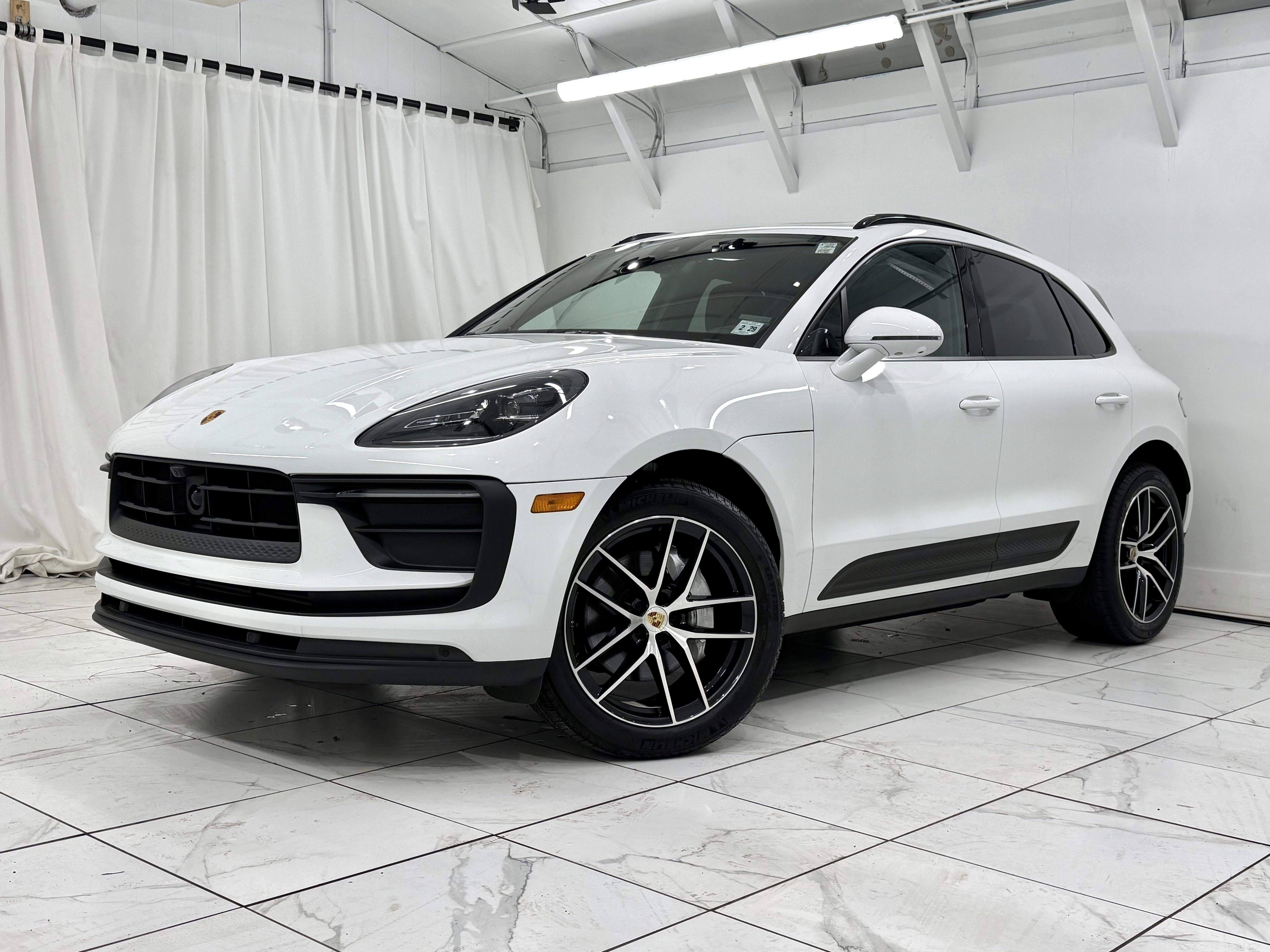 2024 Porsche Macan Base