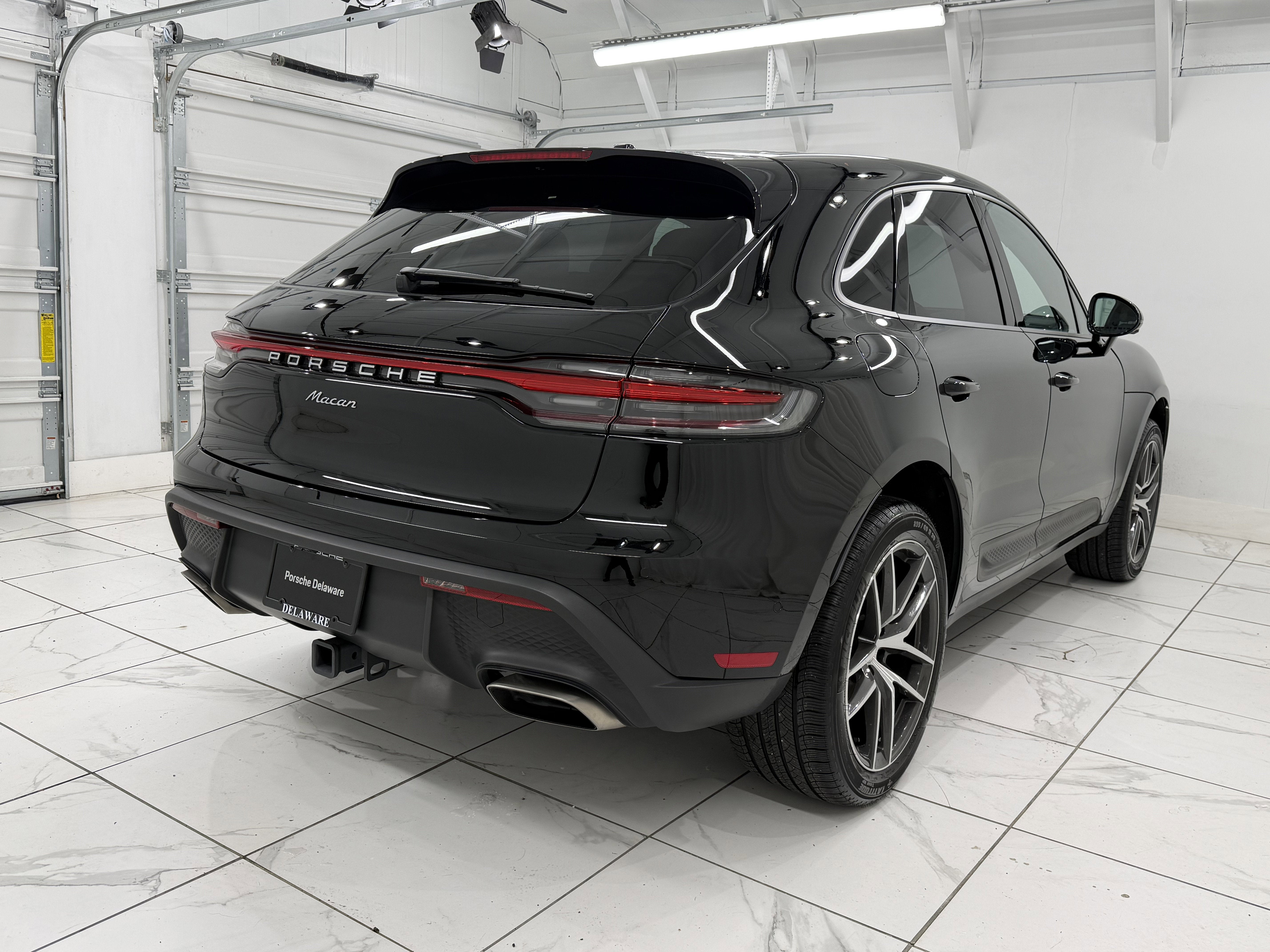 2025 Porsche Macan Base