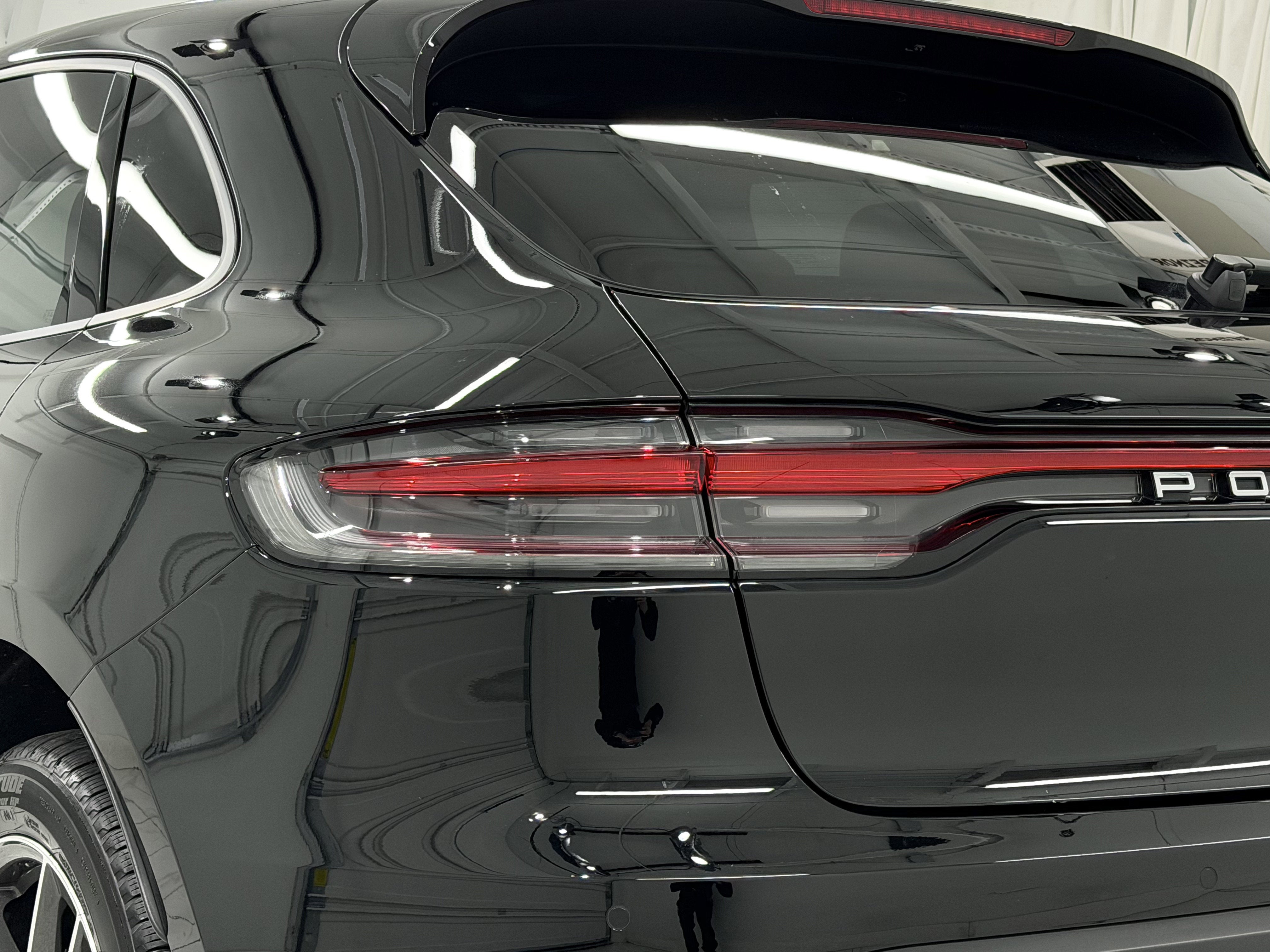 2025 Porsche Macan Base
