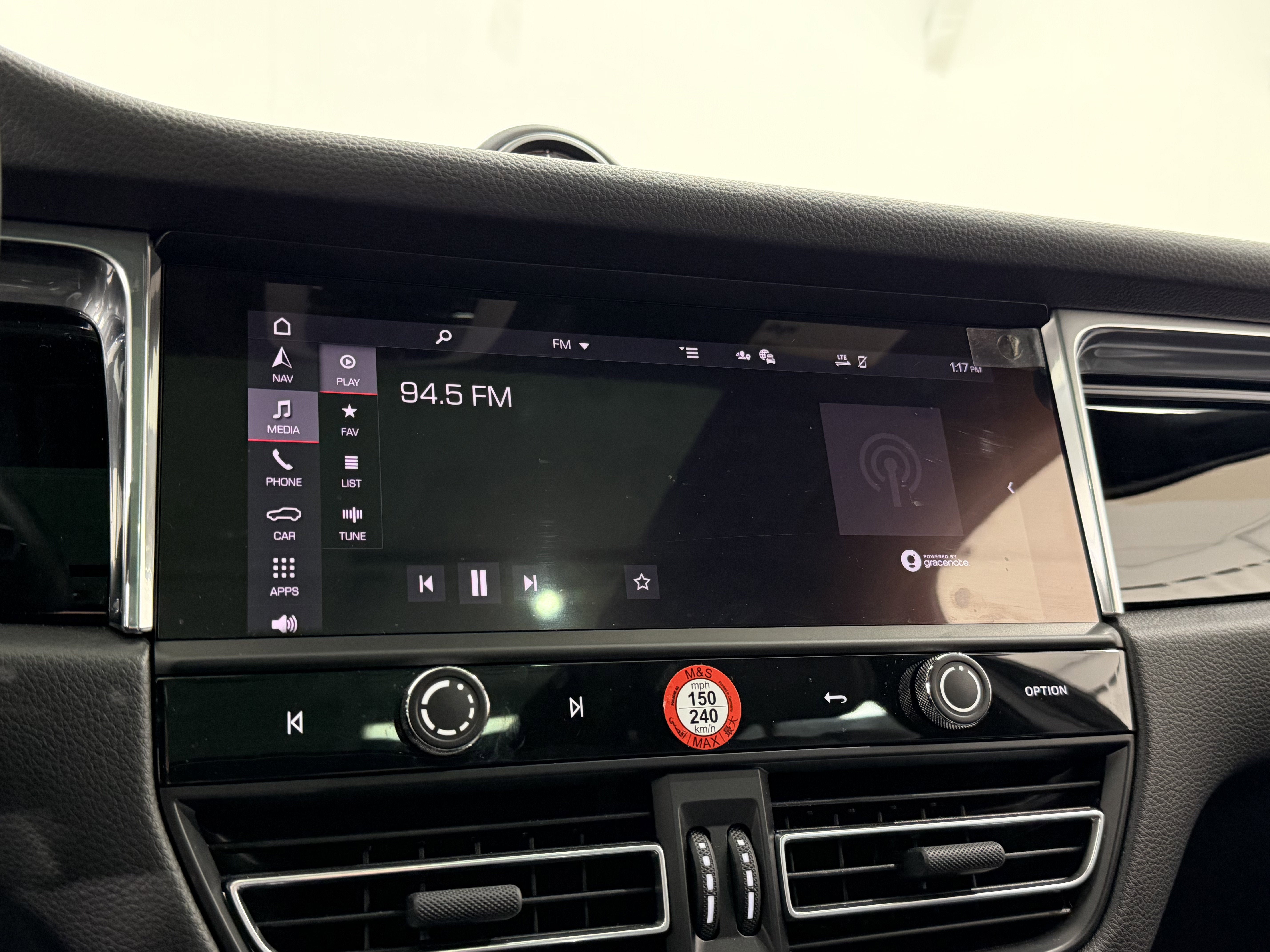 2025 Porsche Macan Base