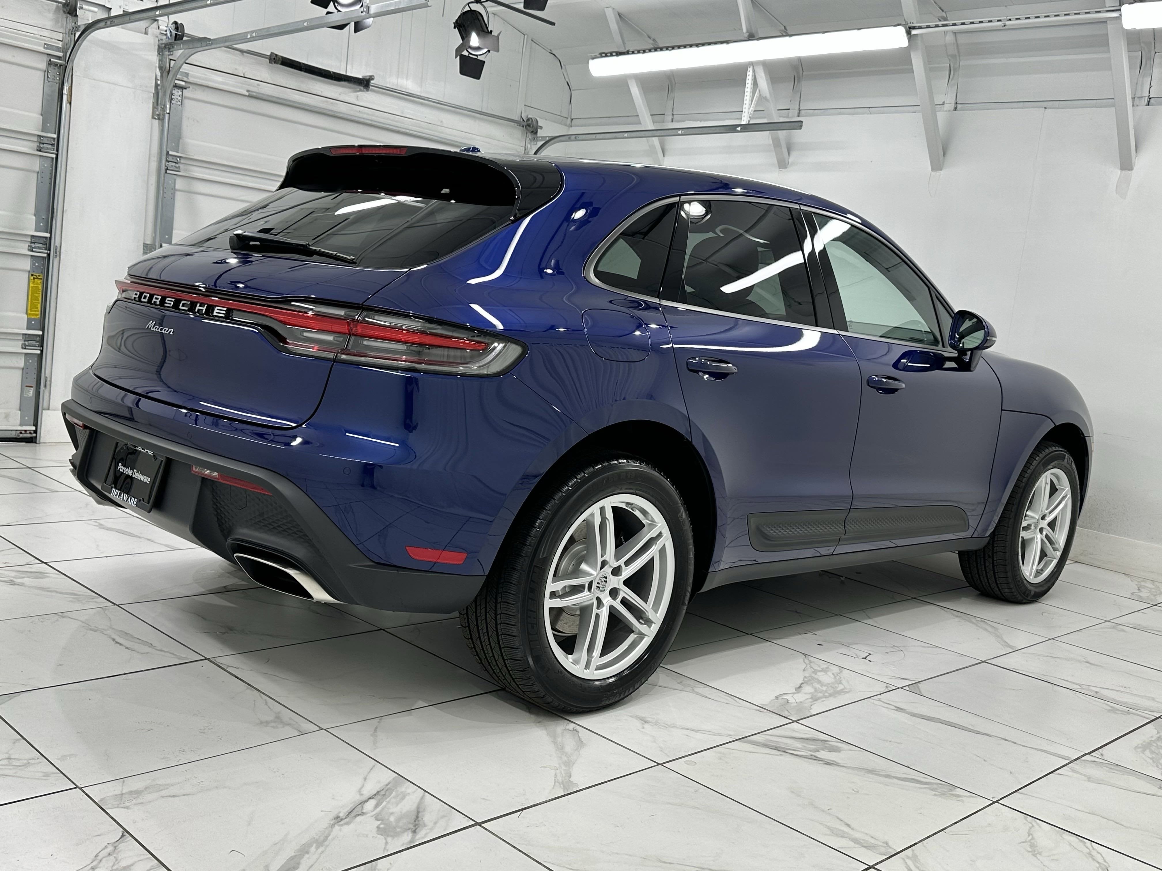 2025 Porsche Macan Base