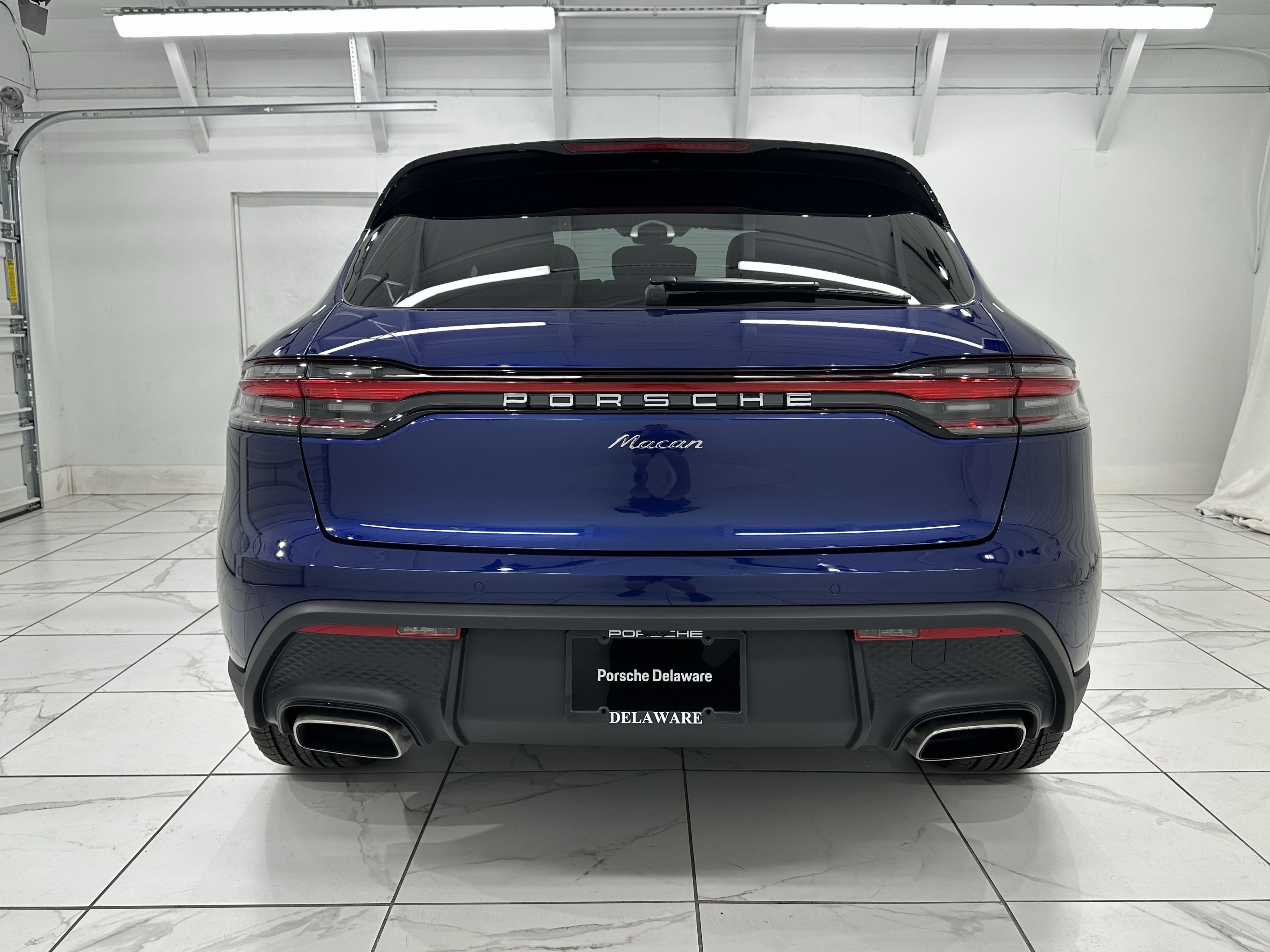 2025 Porsche Macan Base