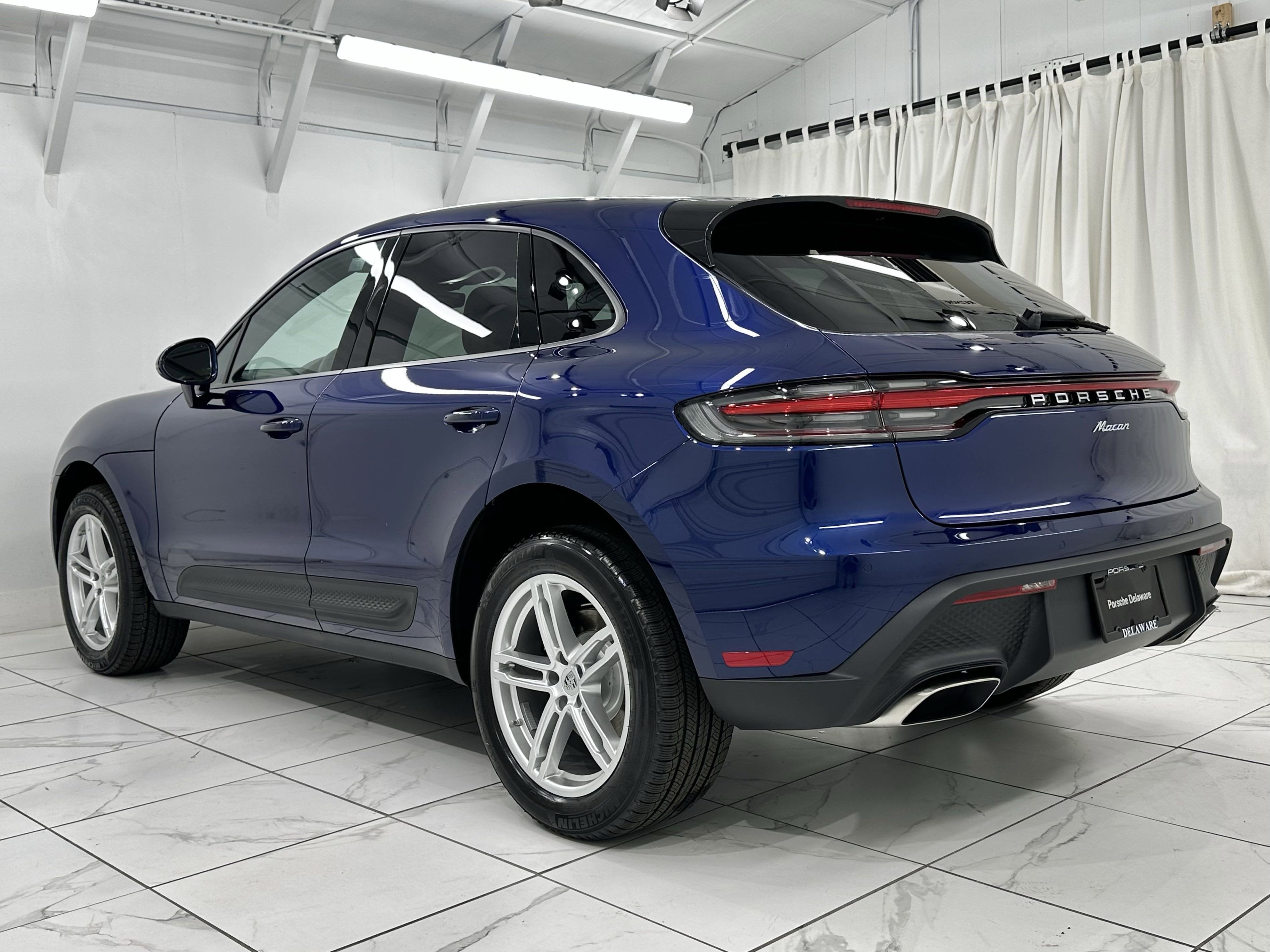 2025 Porsche Macan Base