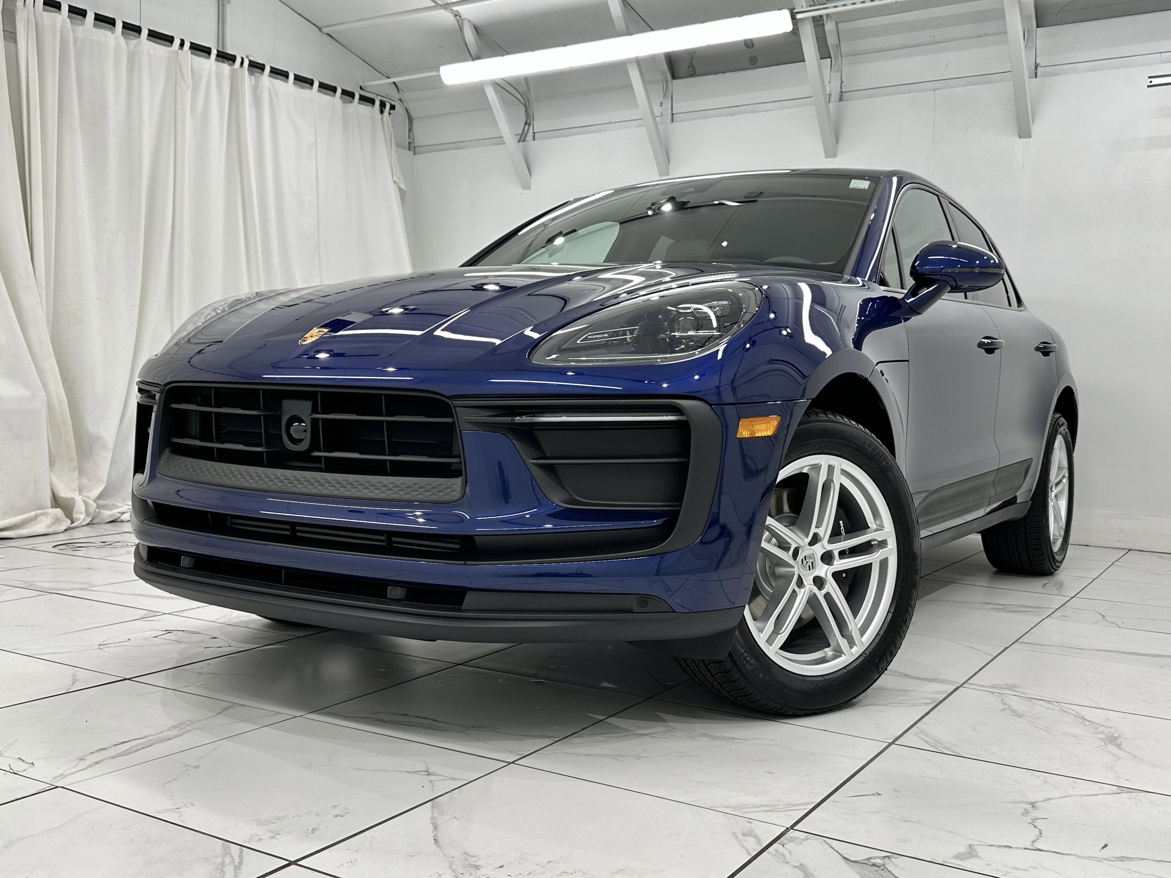2025 Porsche Macan Base