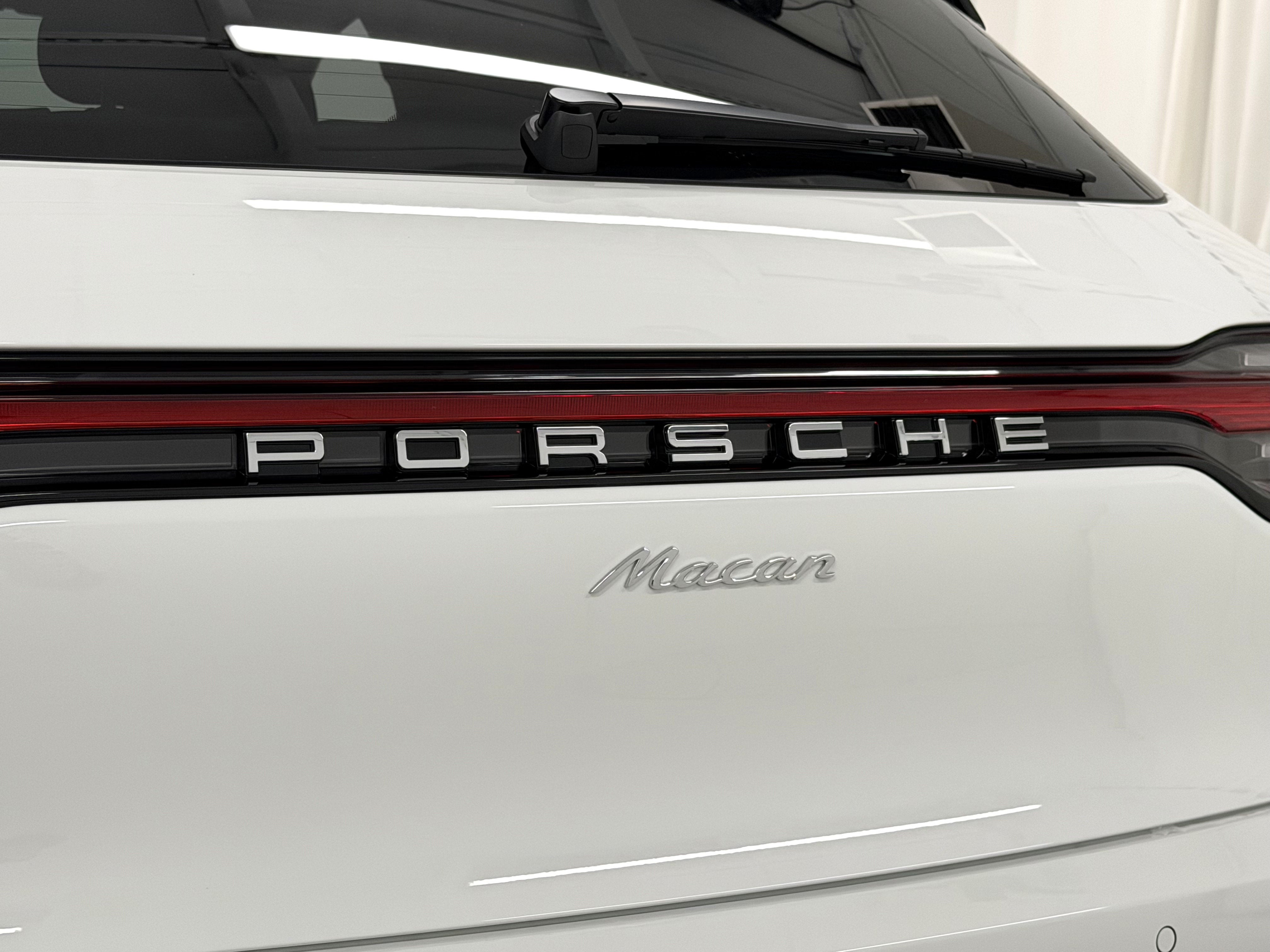 2026 Porsche Macan Base