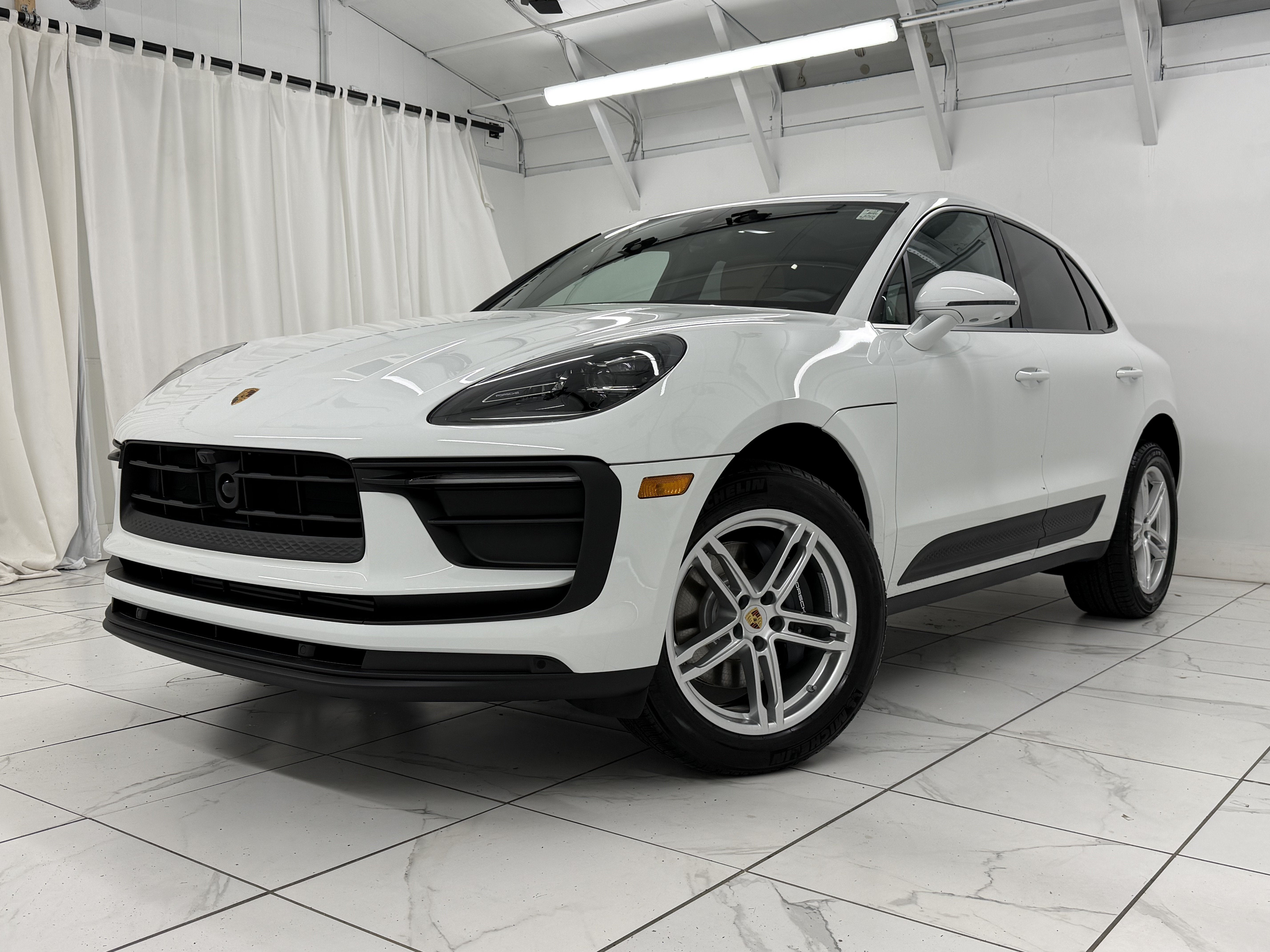 2026 Porsche Macan Base