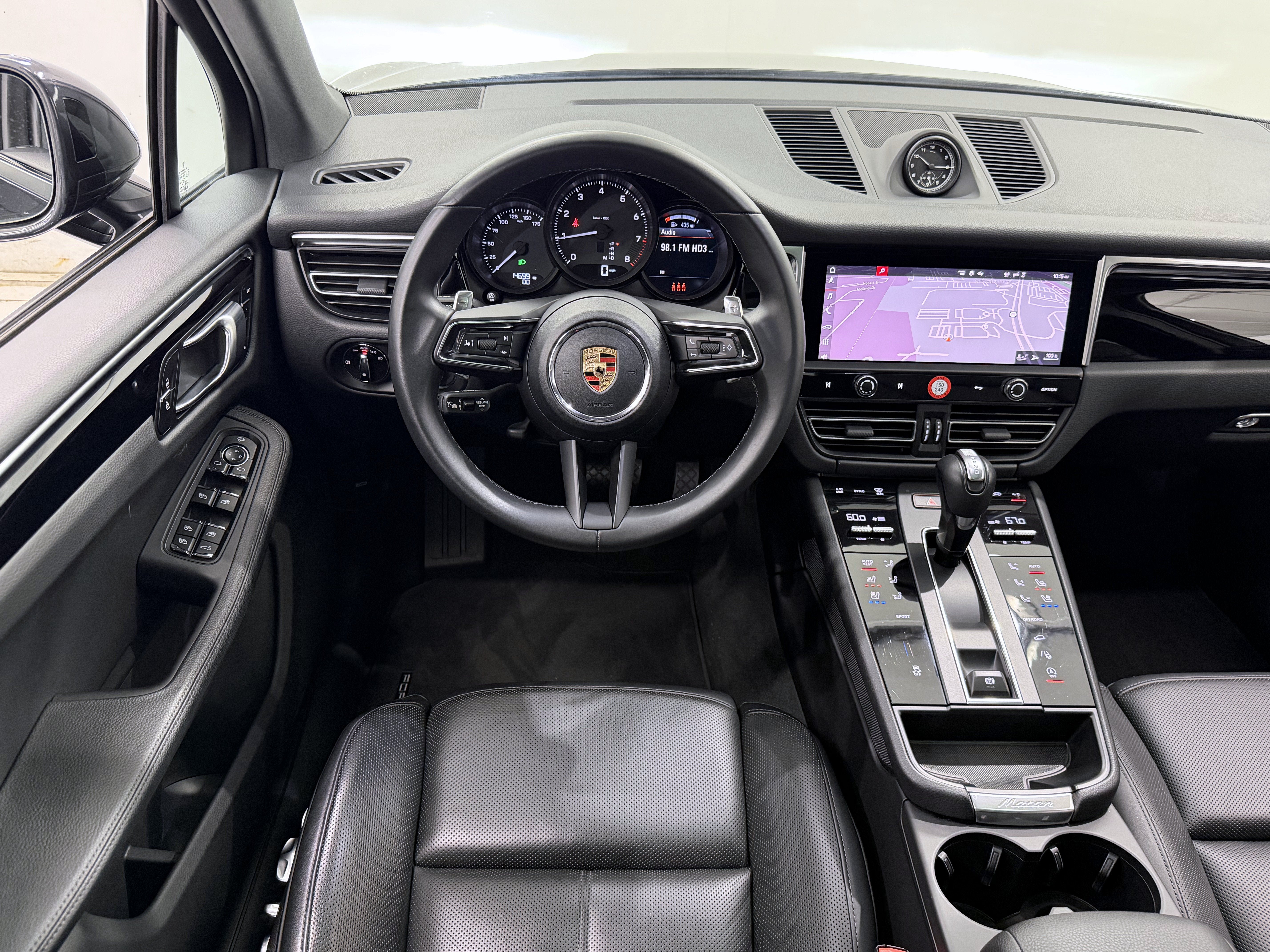 2024 Porsche Macan Base