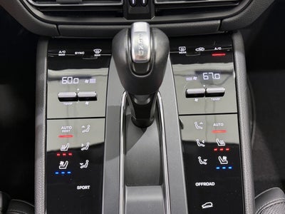 2024 Porsche Macan Base