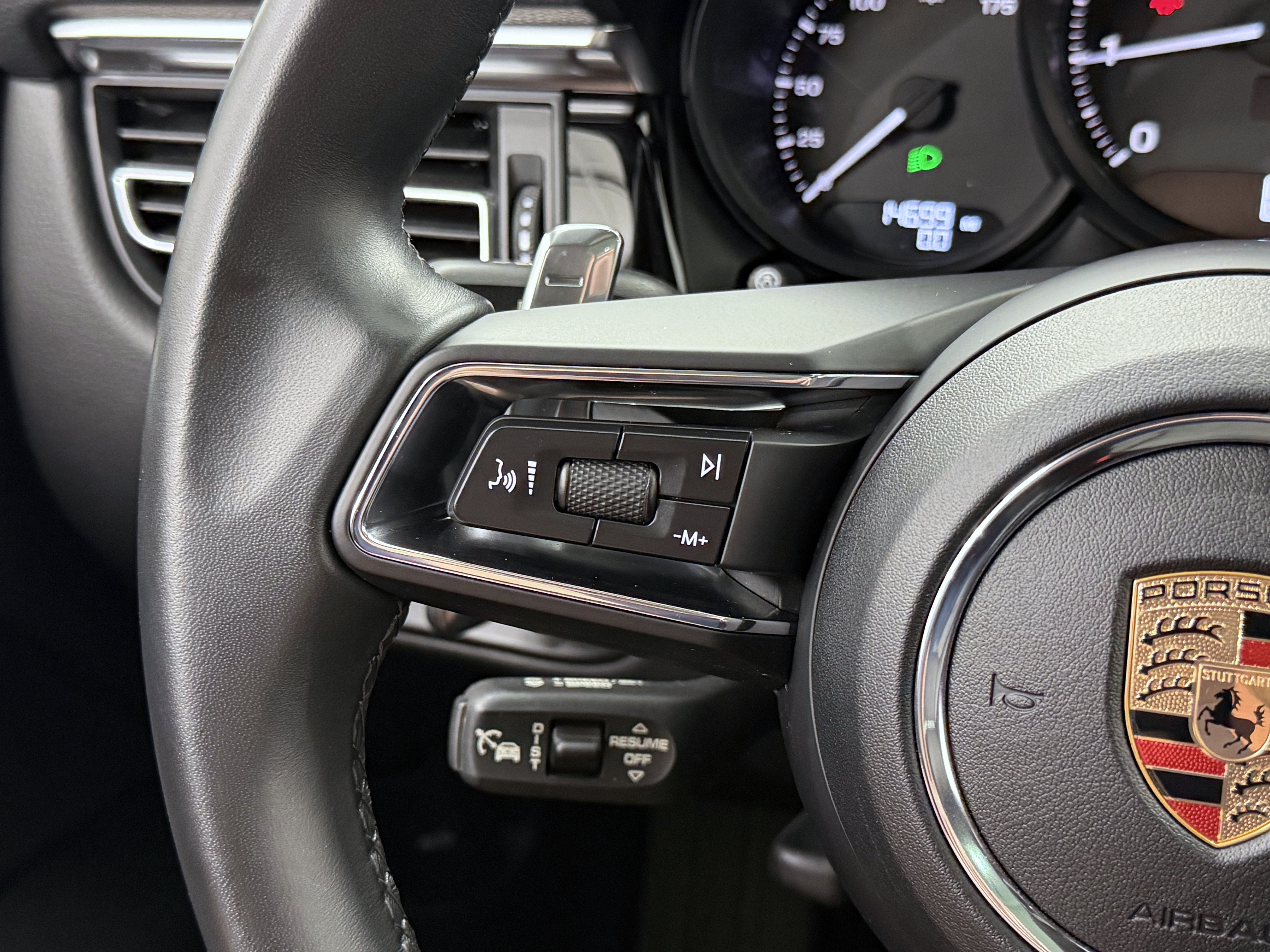 2024 Porsche Macan Base