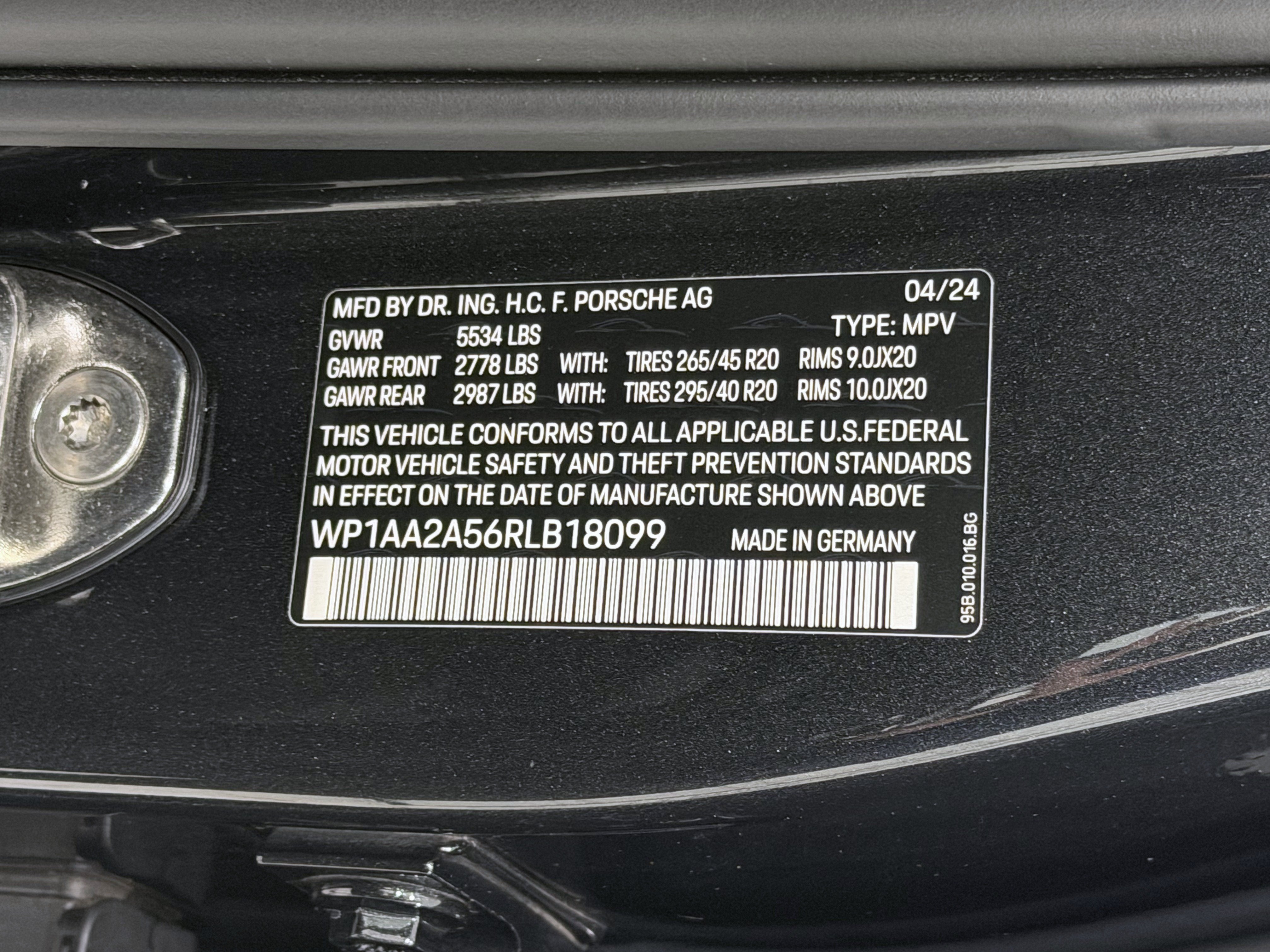 2024 Porsche Macan Base