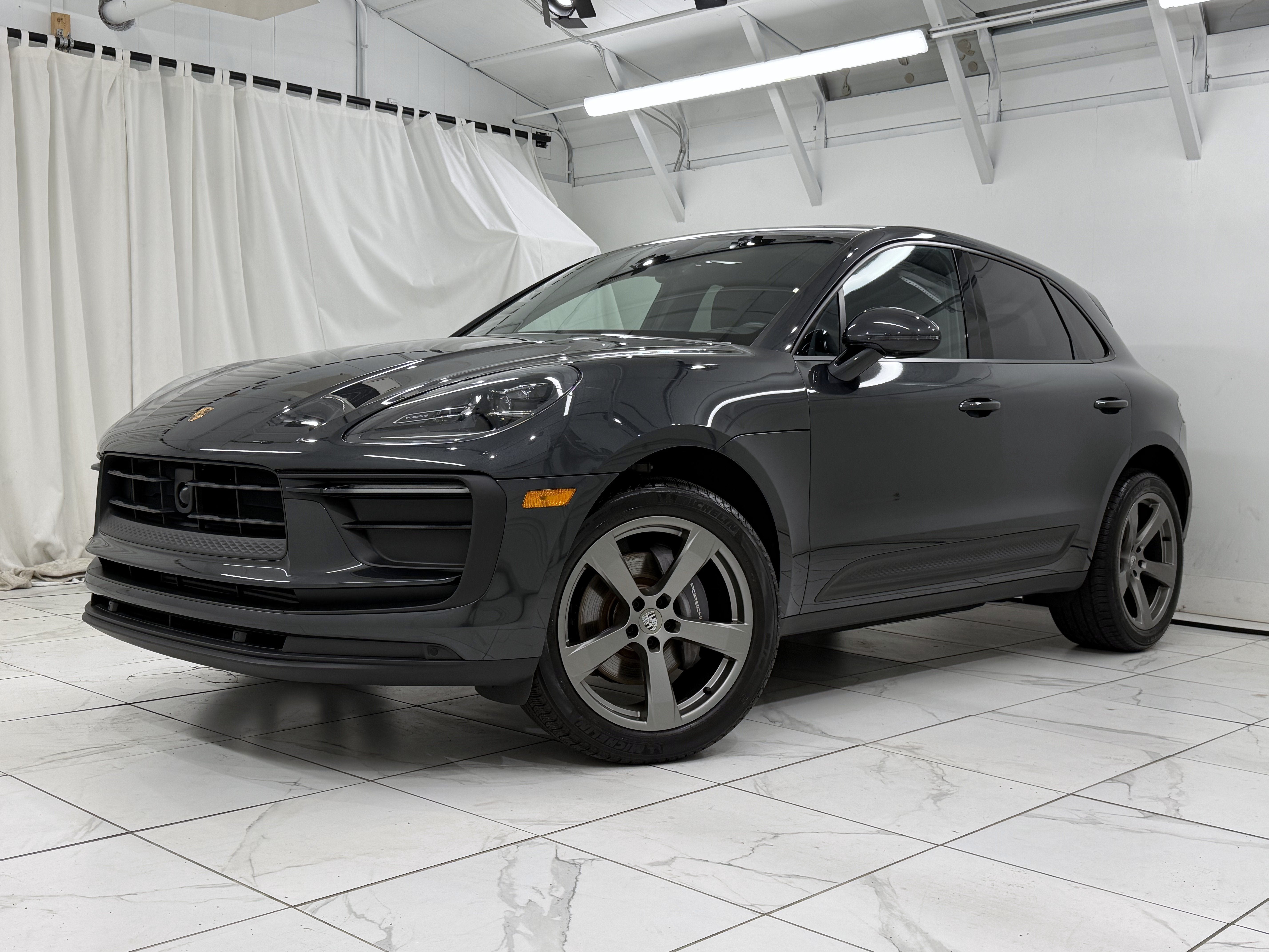 2024 Porsche Macan Base