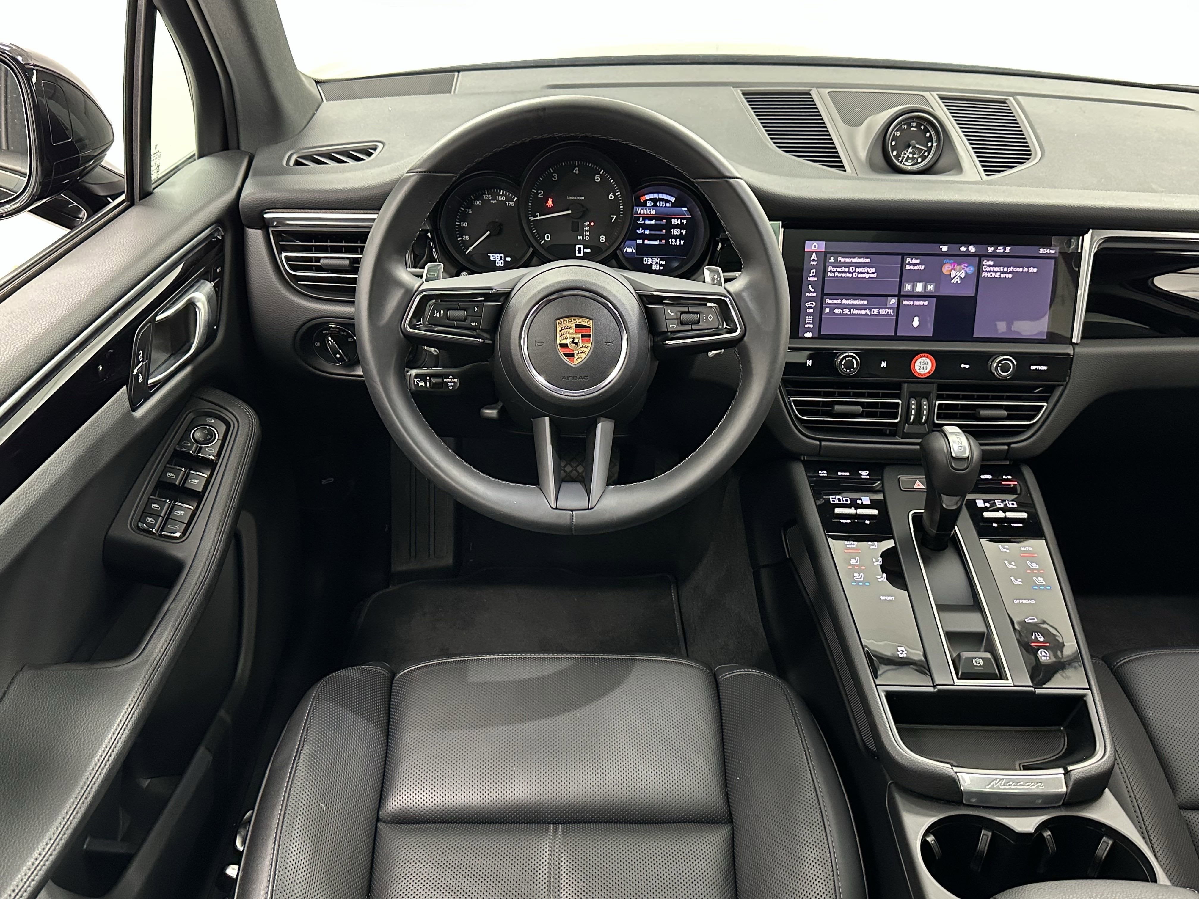 2025 Porsche Macan Base